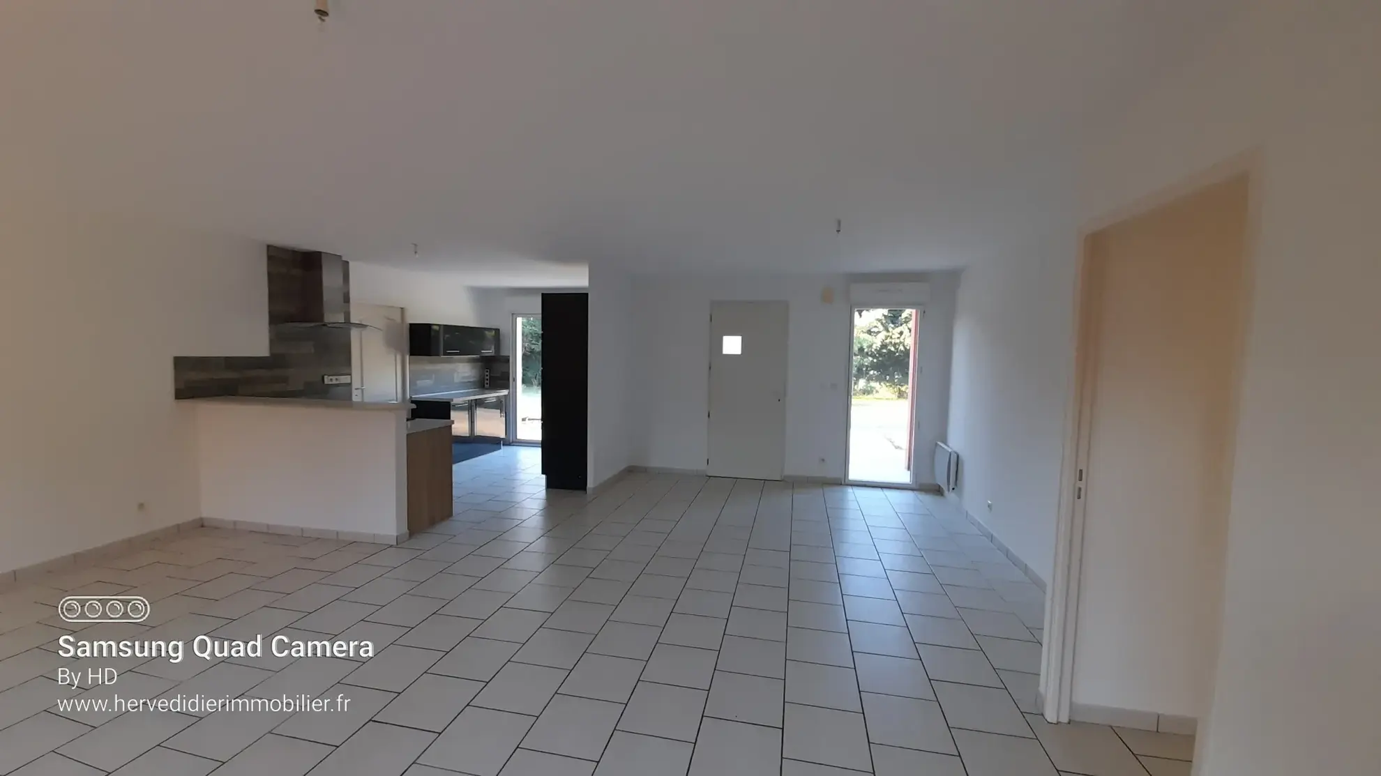 Maison contemporaine à Clermont-Créans (72200) avec grand terrain et belle isolation 