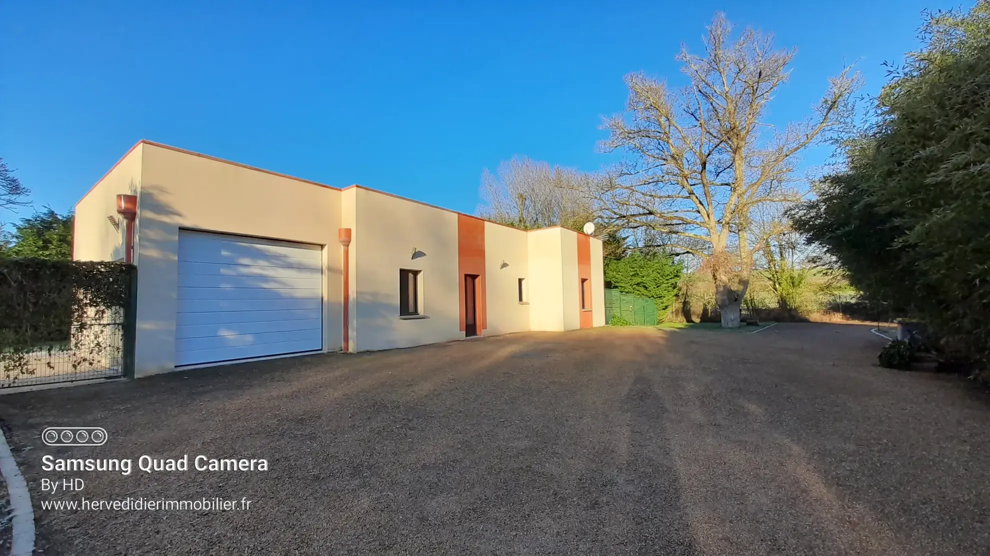 Maison contemporaine à Clermont-Créans (72200) avec grand terrain et belle isolation 