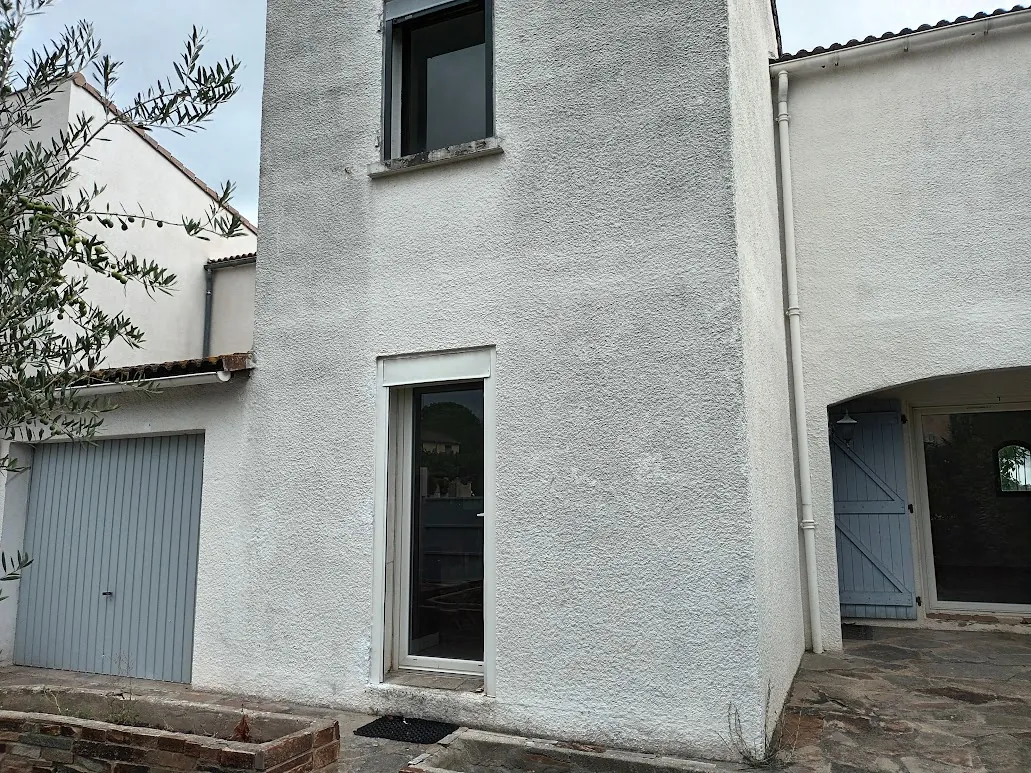 Belle maison de 4 chambres avec garage et jardin à Villemoustaussou près de Carcassonne 