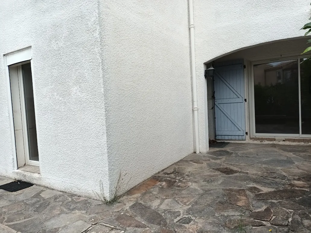 Belle maison de 4 chambres avec garage et jardin à Villemoustaussou près de Carcassonne 