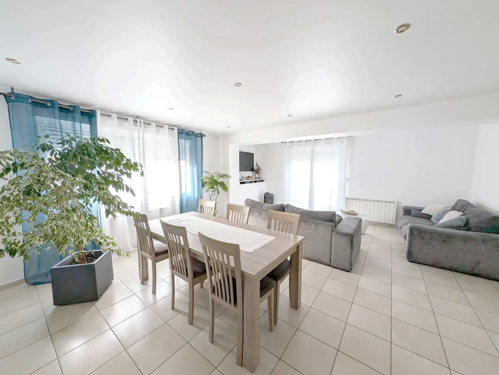 Maison familiale rénovée de 142 m² à Oyonnax, secteur calme 