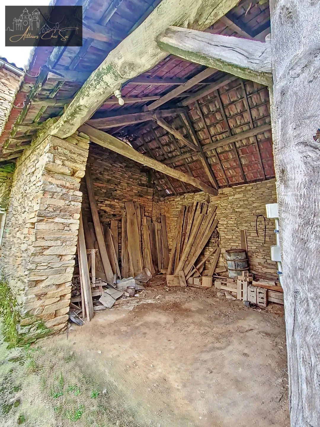 Ferme avec dépendances, 3 chambres, terrain de 2500 m² à Réquista 