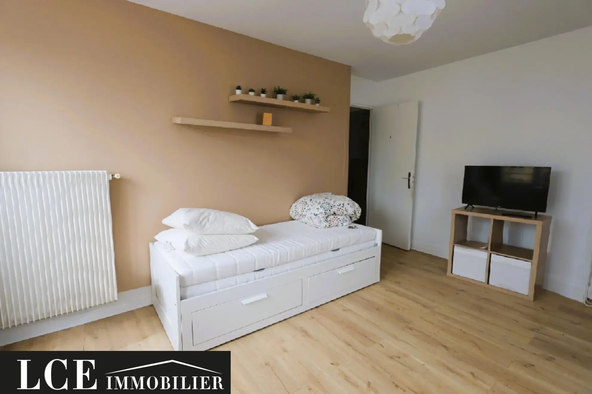 Appartement T3 rénové de 61 m² au centre de Corbeil-Essonnes avec parking privé