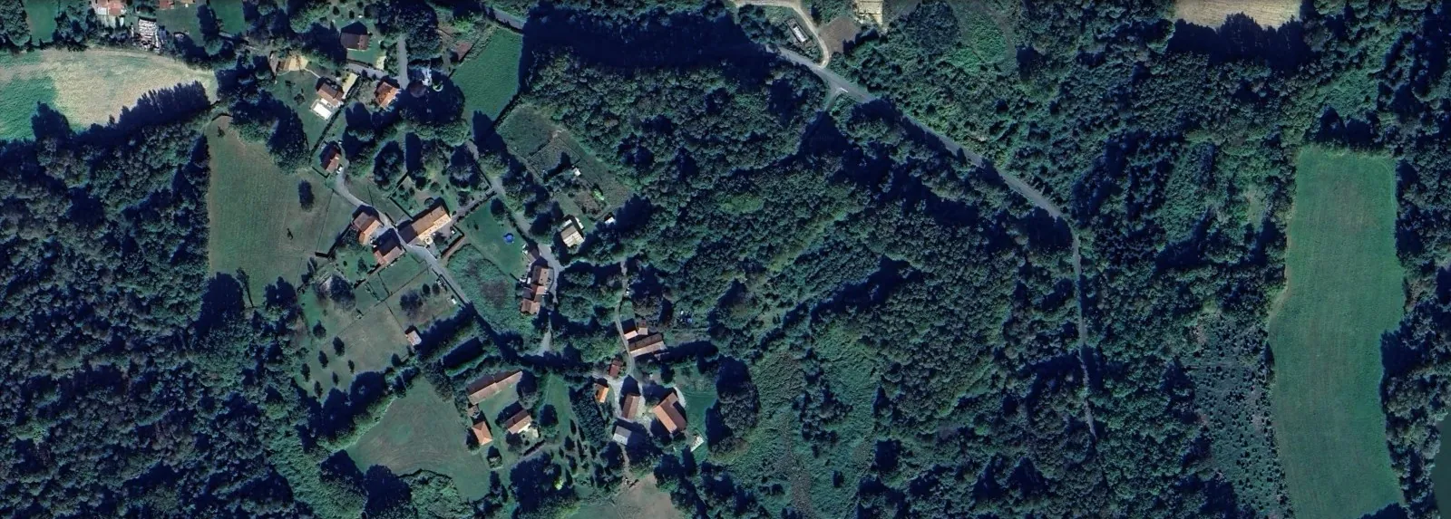 Maison en pierre 3 chambres avec jardin dans le PNR Périgord-Limousin 