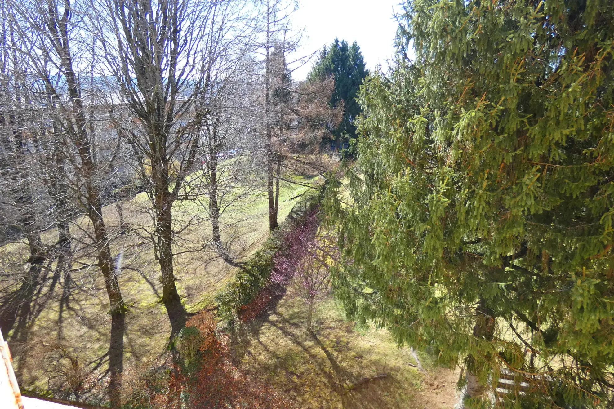 Grand appartement 4 pièces lumineux avec vue dégagée à Aurillac avec garage 