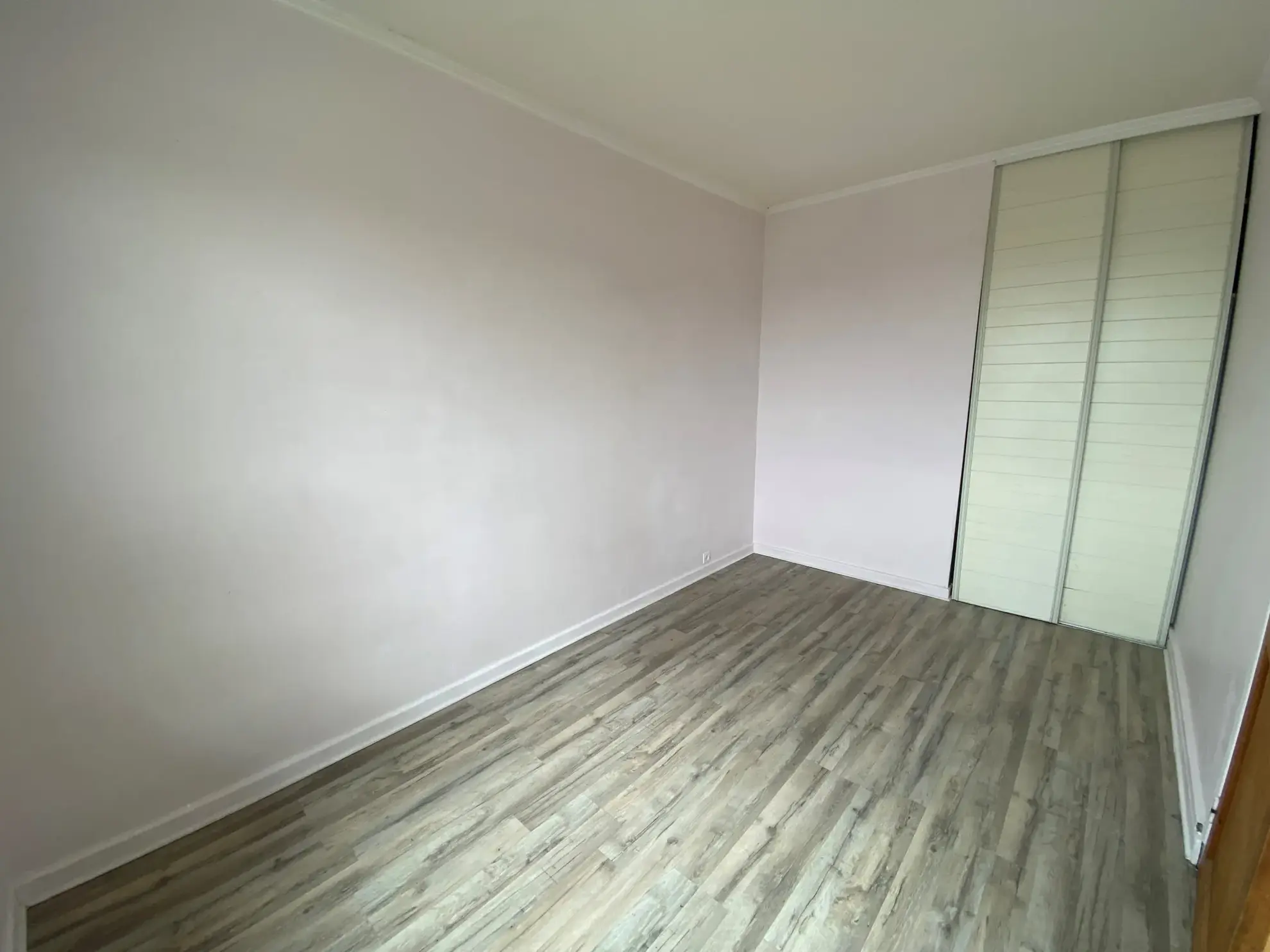 Appartement 3 pièces lumineux avec balcon et parking au centre de Viry-Châtillon 