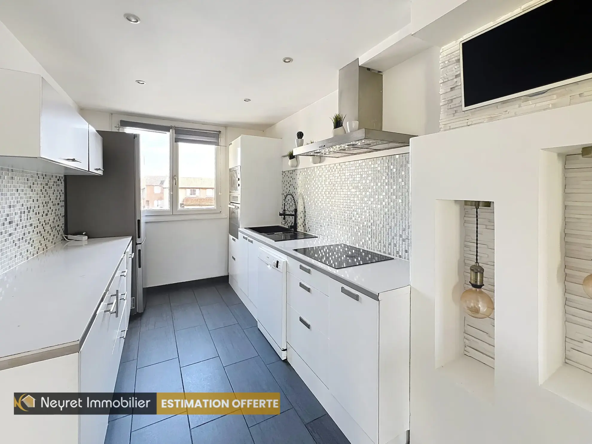 Maison à vendre de 3 chambres avec bureau à Pierre Benite - 99 m² 