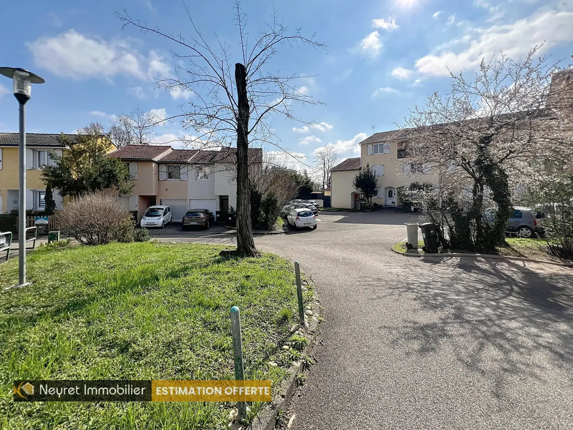 Maison à vendre de 3 chambres avec bureau à Pierre Benite - 99 m² 