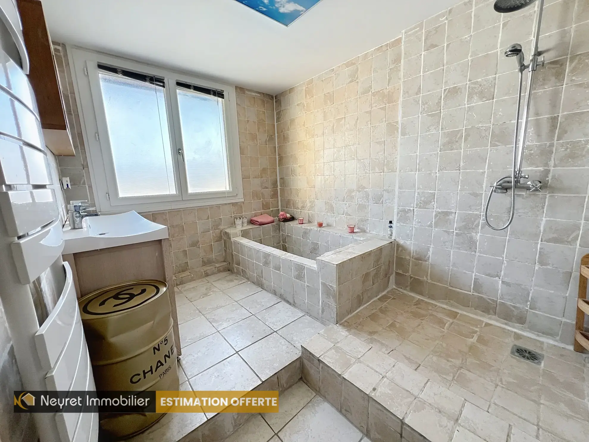 Maison à vendre de 3 chambres avec bureau à Pierre Benite - 99 m² 