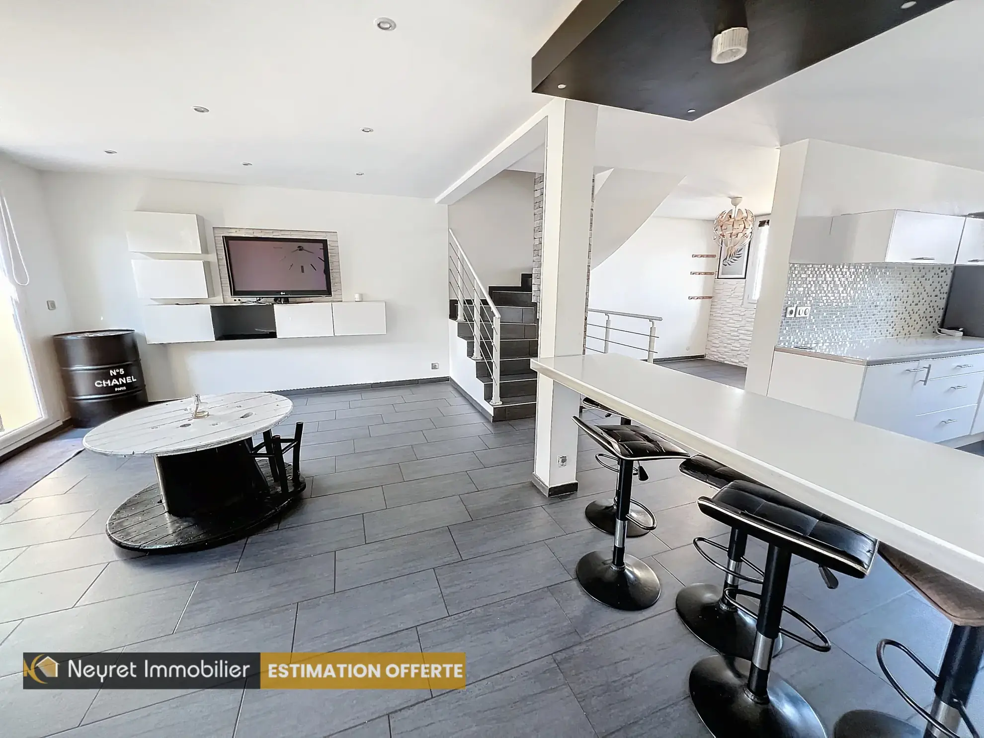 Maison à vendre de 3 chambres avec bureau à Pierre Benite - 99 m² 