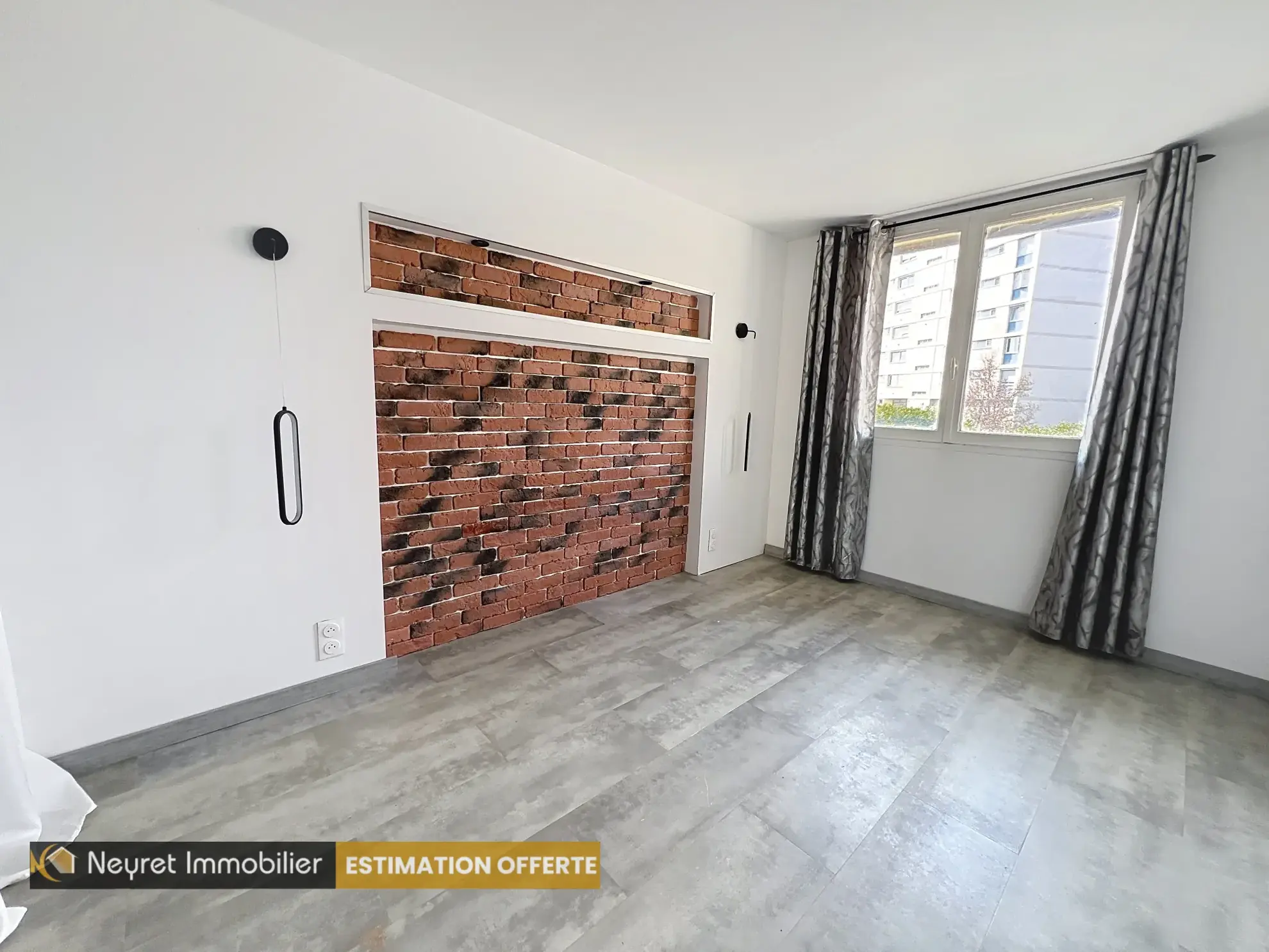 Maison à vendre de 3 chambres avec bureau à Pierre Benite - 99 m² 