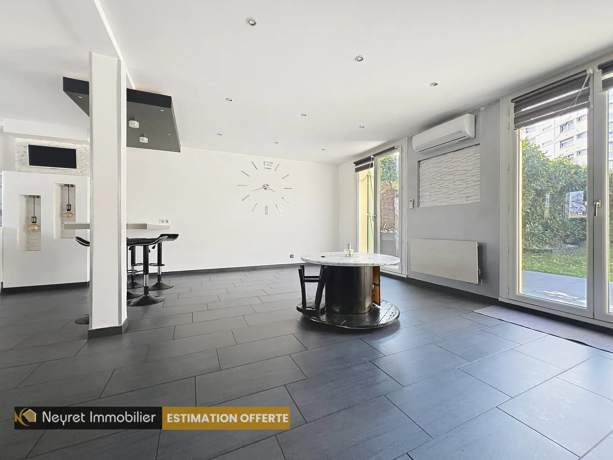 Maison à vendre de 3 chambres avec bureau à Pierre Benite - 99 m² 