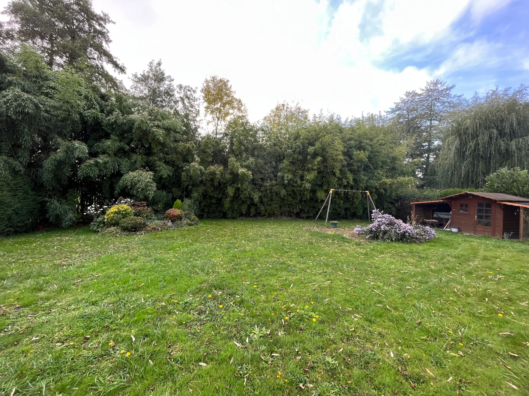 Maison d’architecte lumineuse de 132 m2 à Cholet avec jardin et garage 