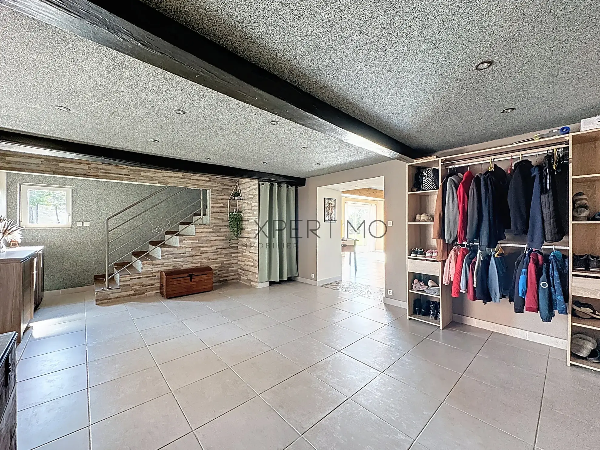 Ferme bressane rénovée de 240 m2 avec terrain de 2000 m2 en campagne 