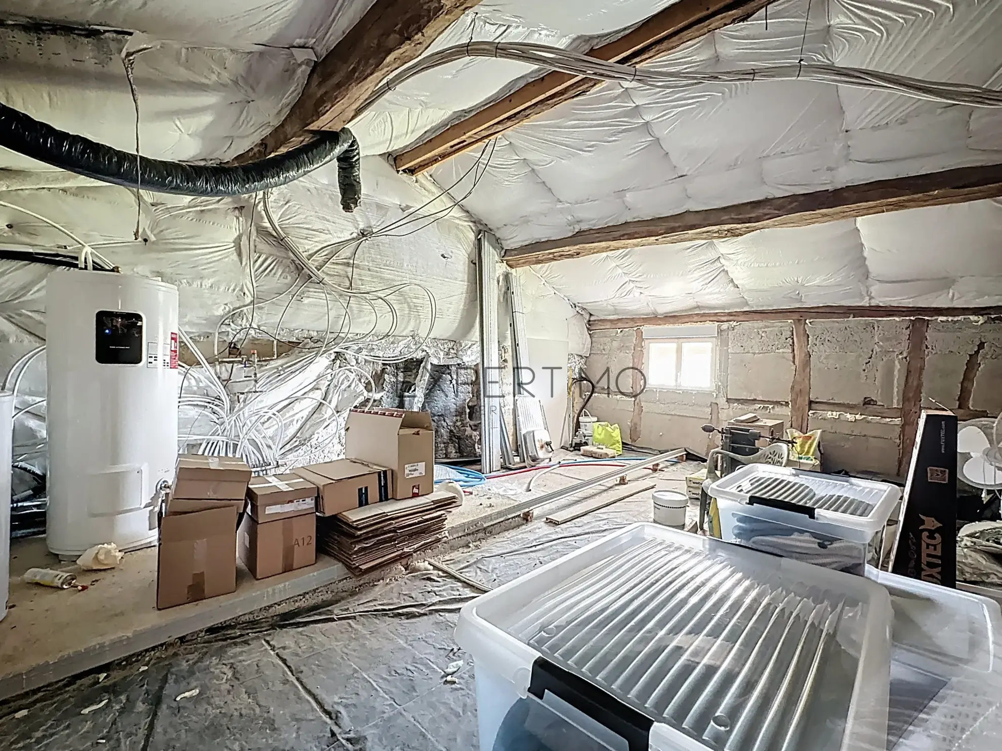 Ferme bressane rénovée de 240 m2 avec terrain de 2000 m2 en campagne 