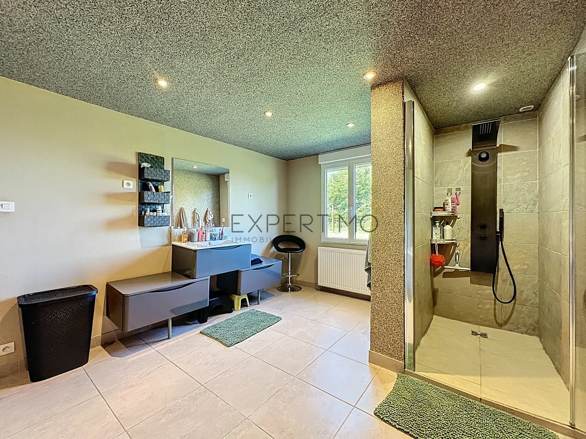 Ferme bressane rénovée de 240 m2 avec terrain de 2000 m2 en campagne 