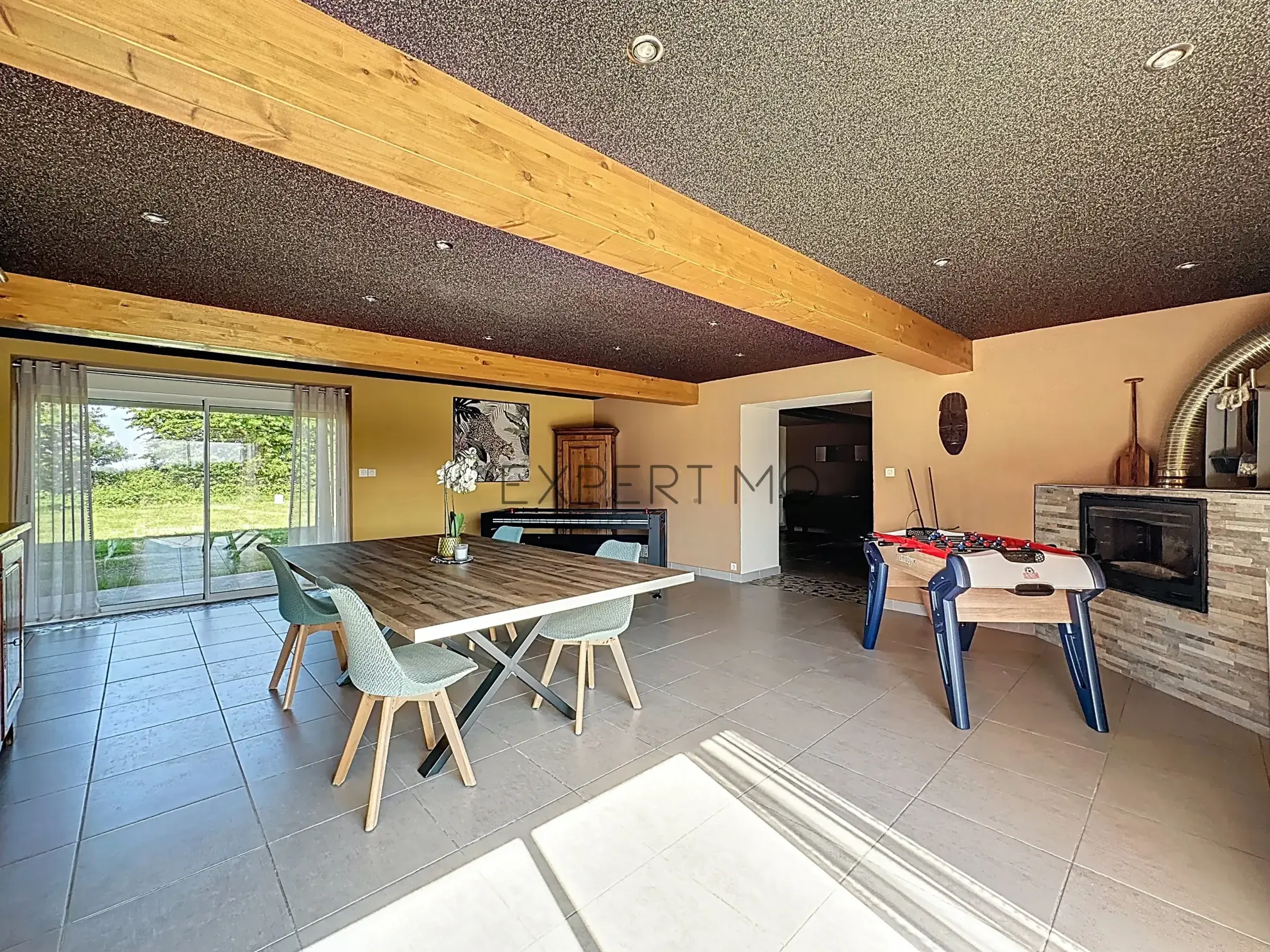 Ferme bressane rénovée de 240 m2 avec terrain de 2000 m2 en campagne 