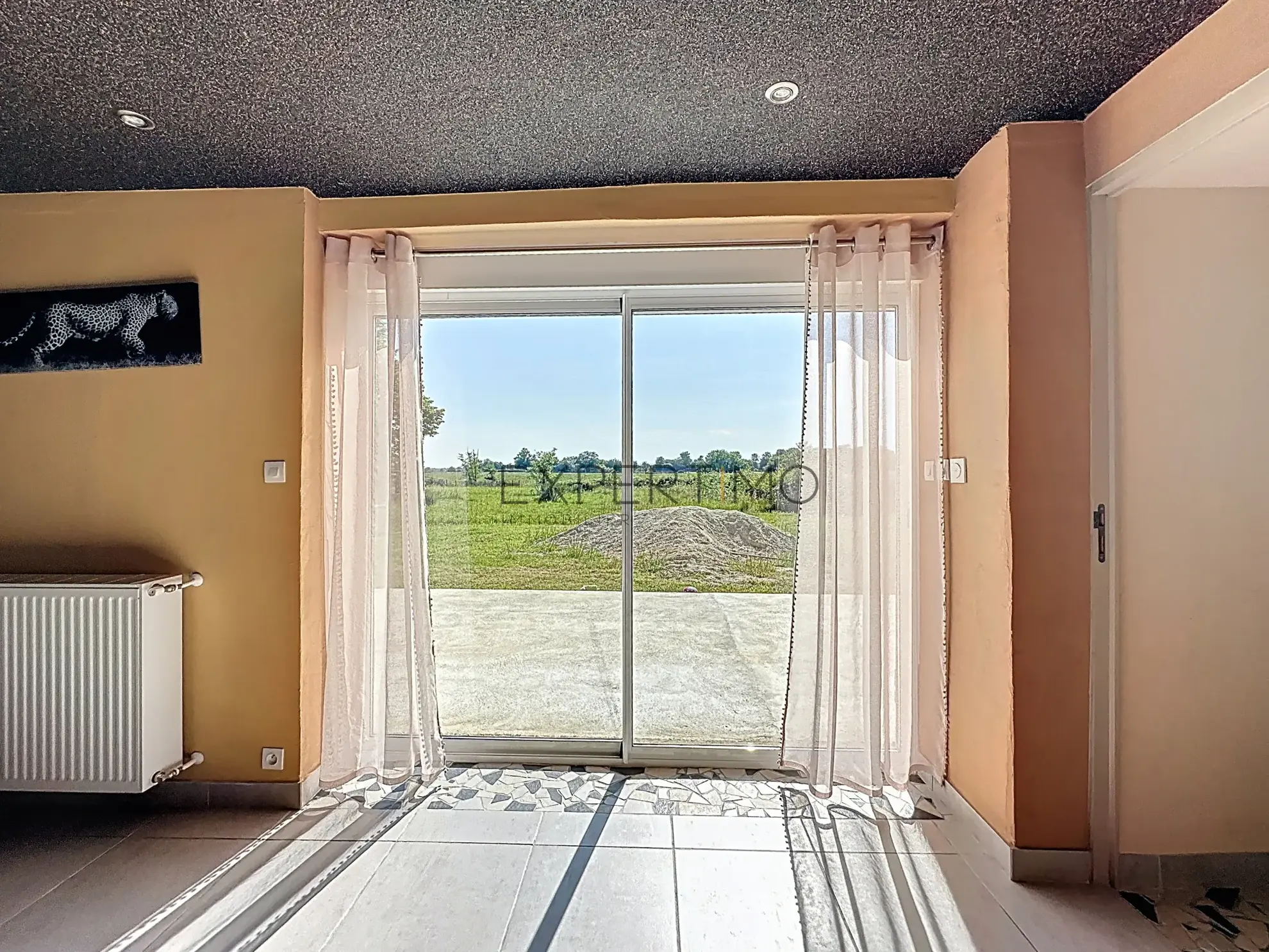 Ferme bressane rénovée de 240 m2 avec terrain de 2000 m2 en campagne 