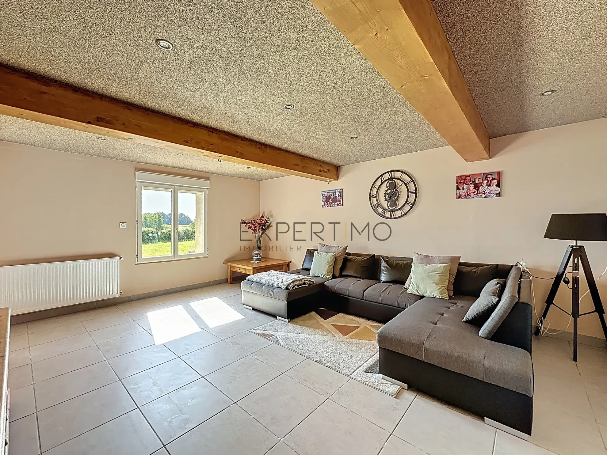 Ferme bressane rénovée de 240 m2 avec terrain de 2000 m2 en campagne 