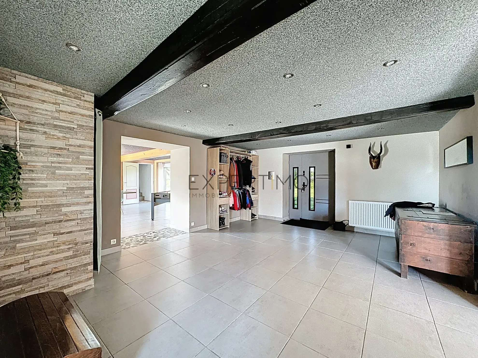 Ferme bressane rénovée de 240 m2 avec terrain de 2000 m2 en campagne 