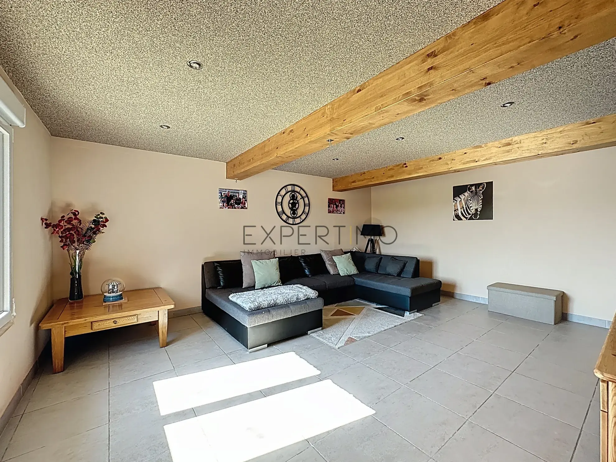 Ferme bressane rénovée de 240 m2 avec terrain de 2000 m2 en campagne 