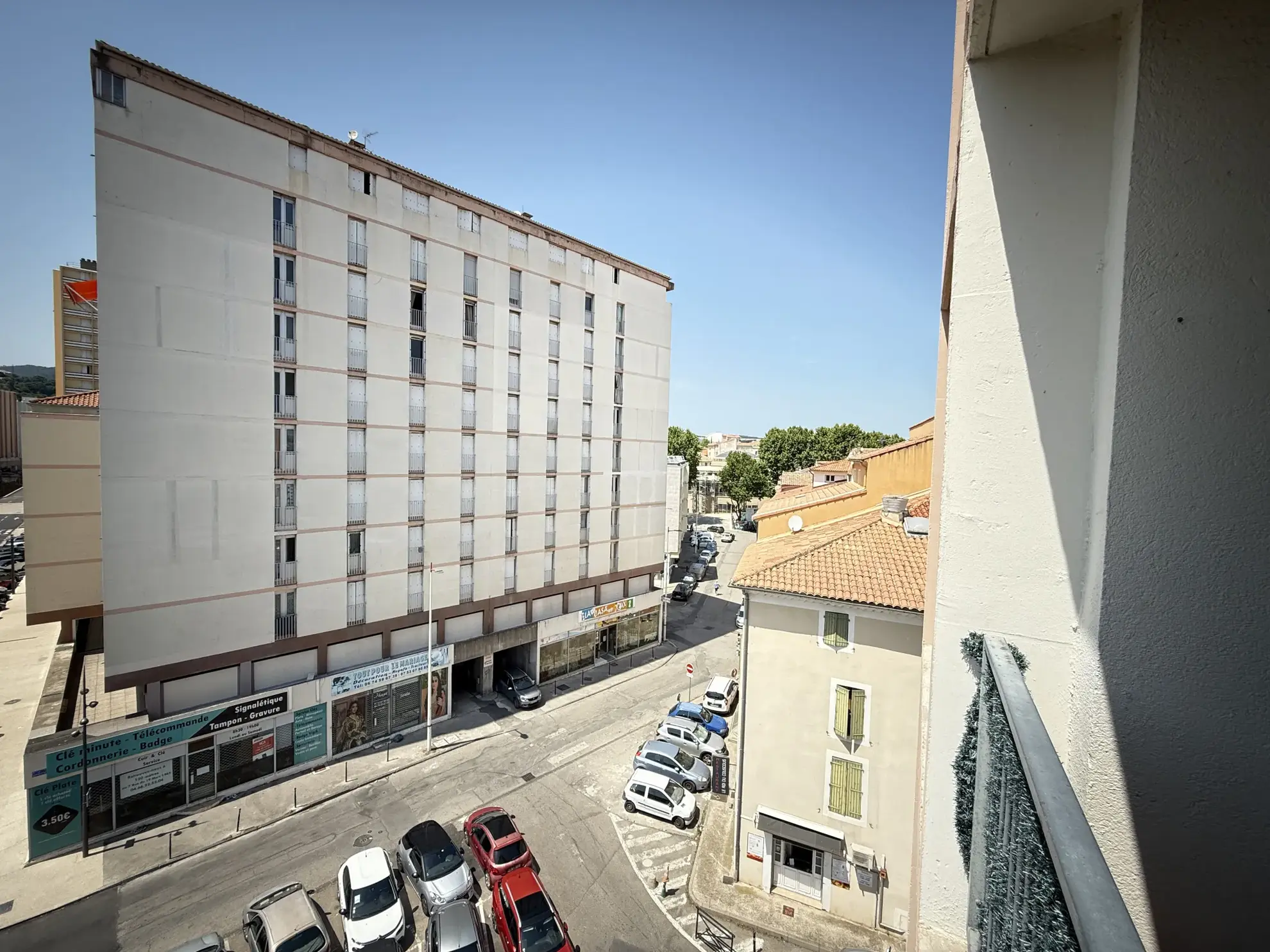 Appartement T2 à vendre à Alès au centre-ville avec balcon et ascenseur 
