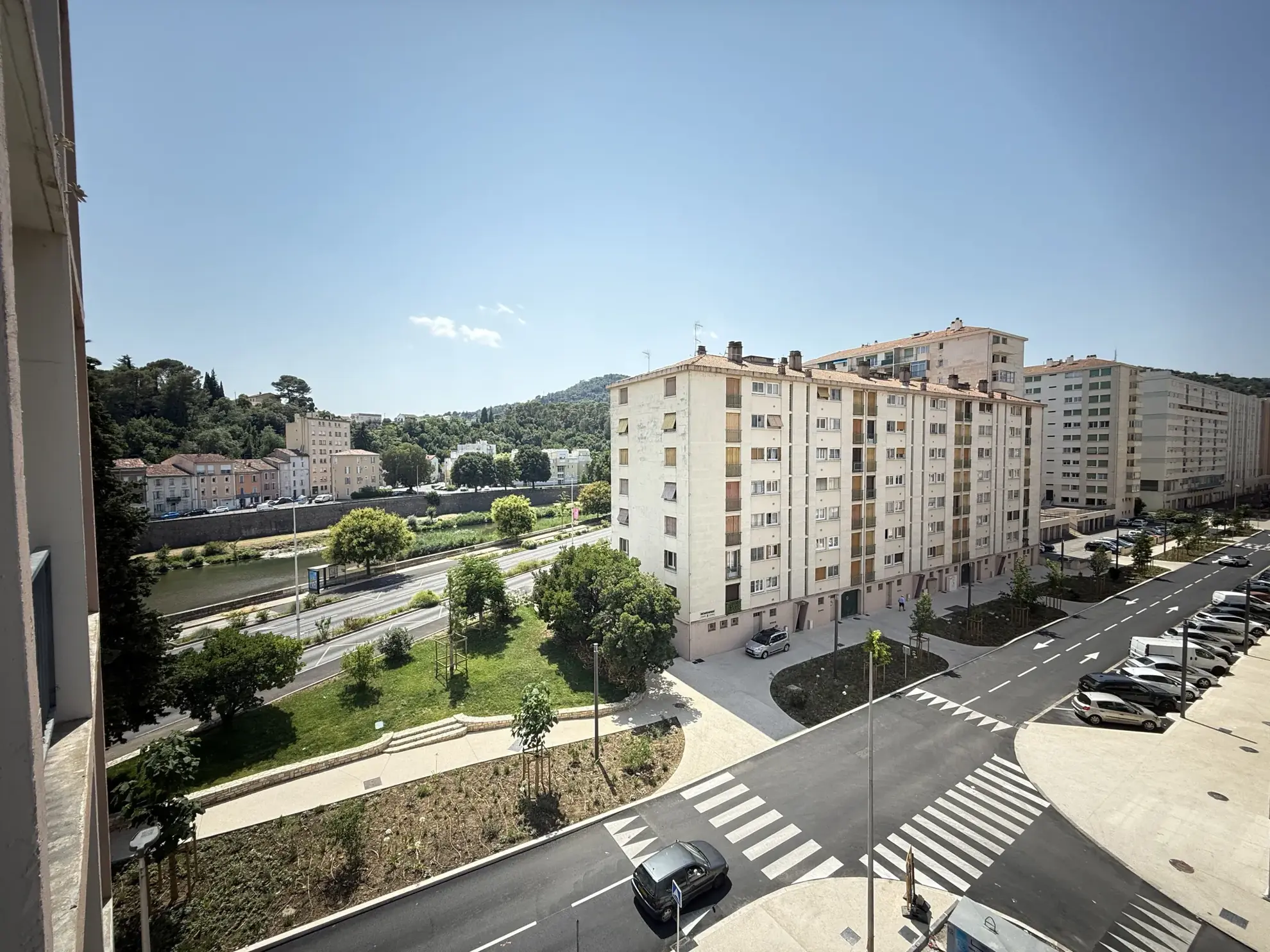 Appartement T2 à vendre à Alès au centre-ville avec balcon et ascenseur