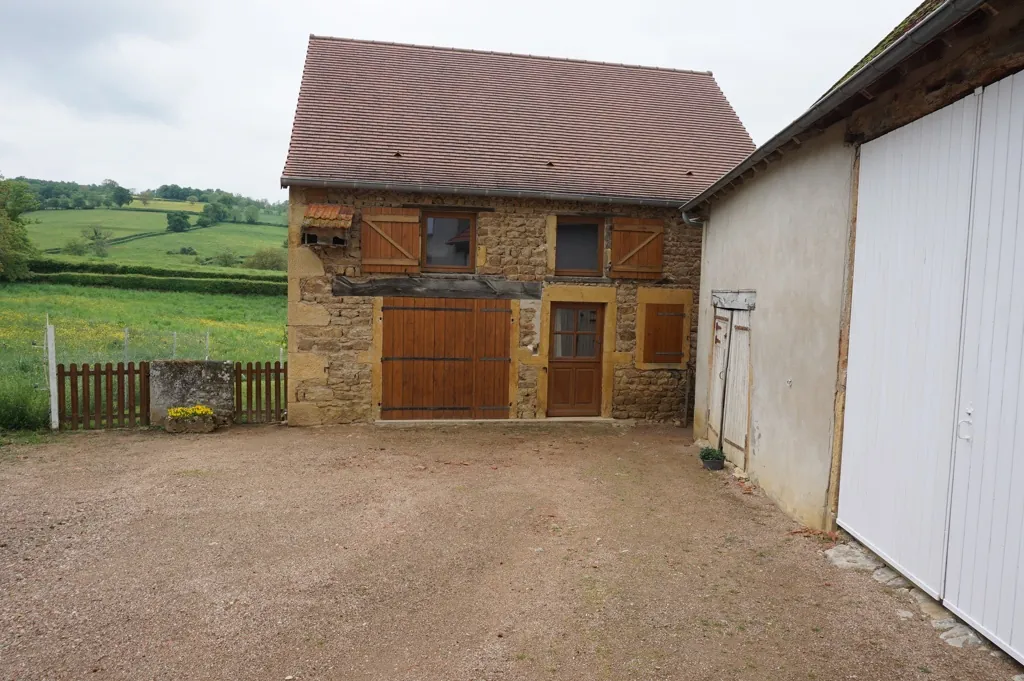 Ensemble de deux maisons en Brionnais près de Marcigny et La Clayette 