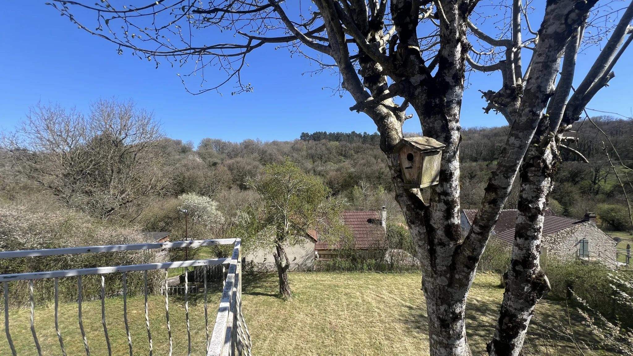 Belle maison authentique avec vue panoramique sur le Vézelien à Chamoux 