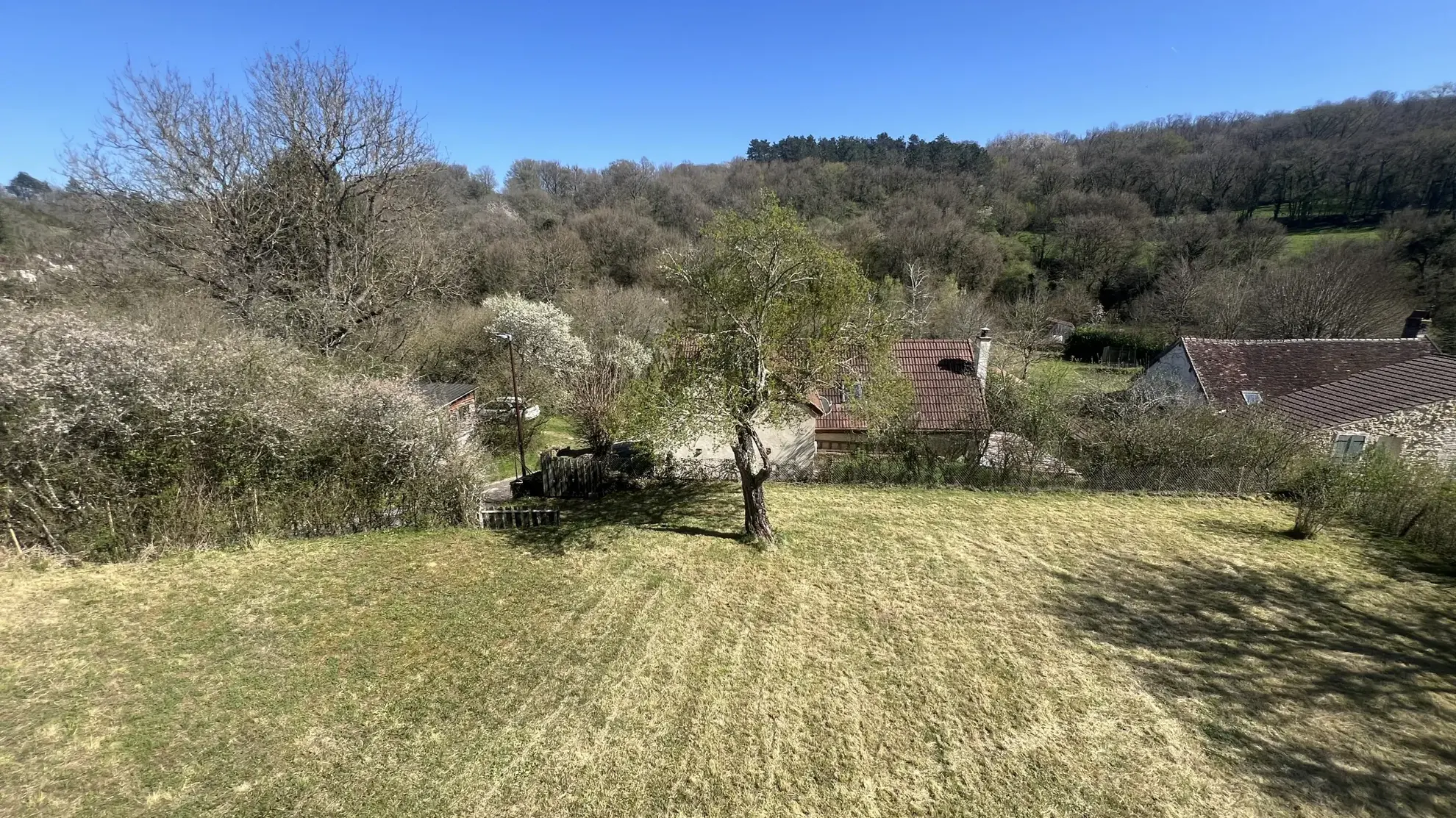 Belle maison authentique avec vue panoramique sur le Vézelien à Chamoux 