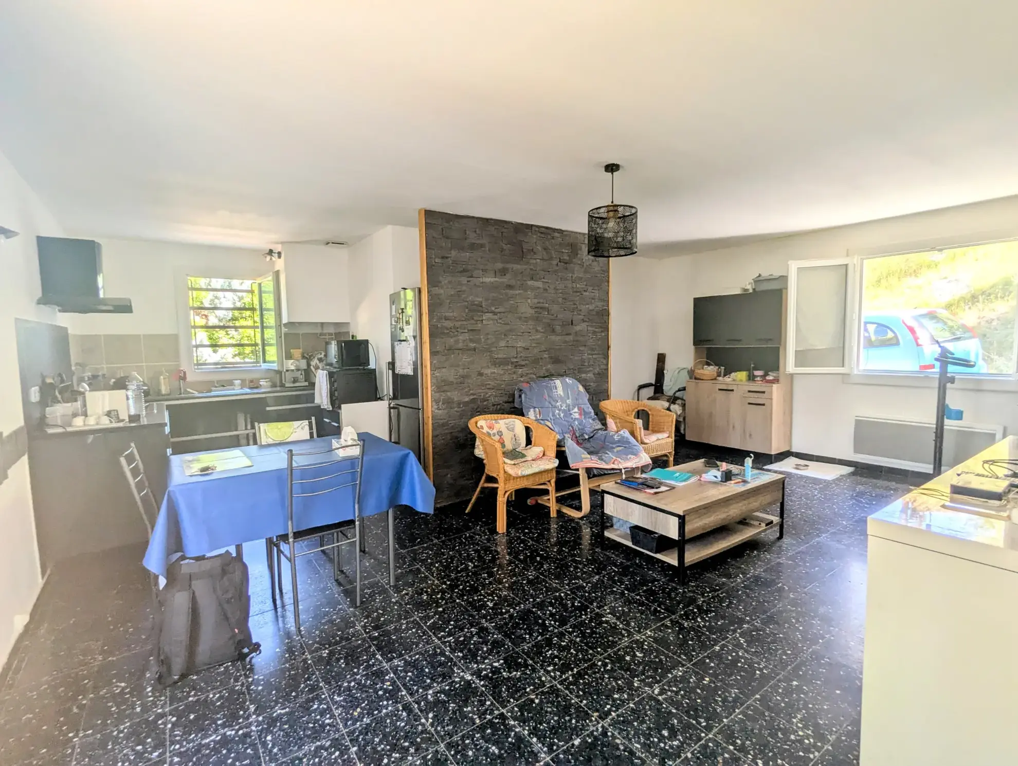 Villa de plain-pied calme avec grand terrain piscinable proche de Narbonne 