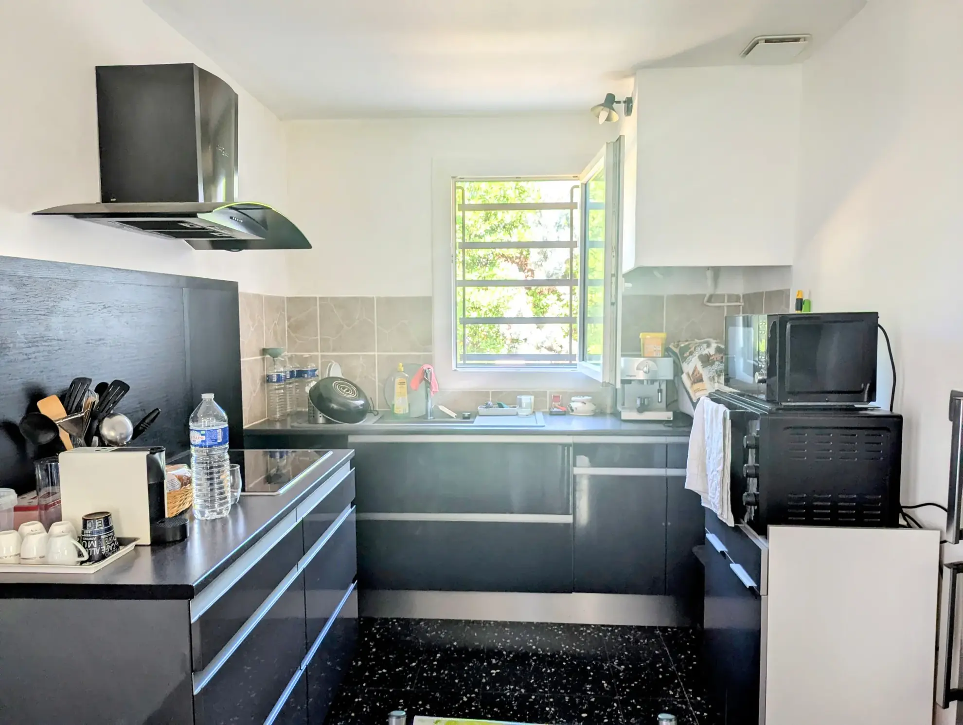 Villa de plain-pied calme avec grand terrain piscinable proche de Narbonne 