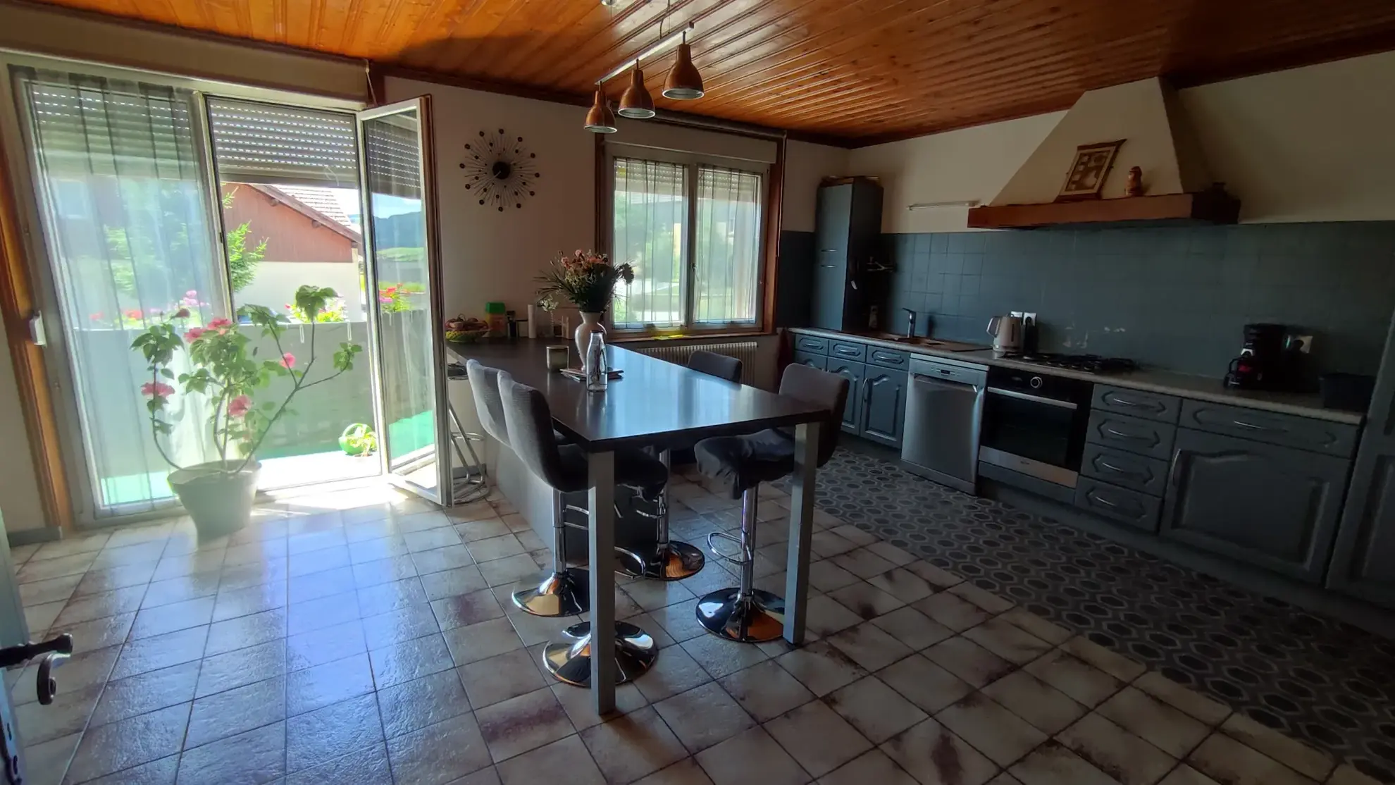 Appartement 4 pièces aux Fins, proche écoles, terrasse et garage - 116 m² 