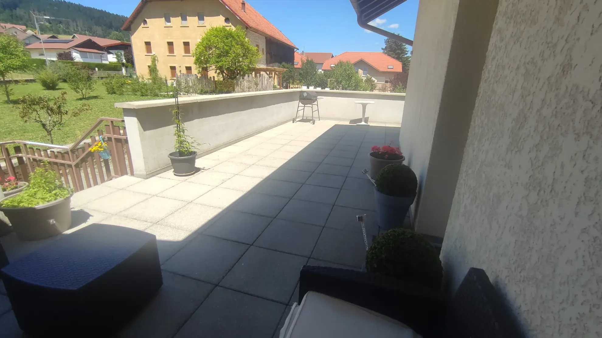 Appartement 4 pièces aux Fins, proche écoles, terrasse et garage - 116 m² 