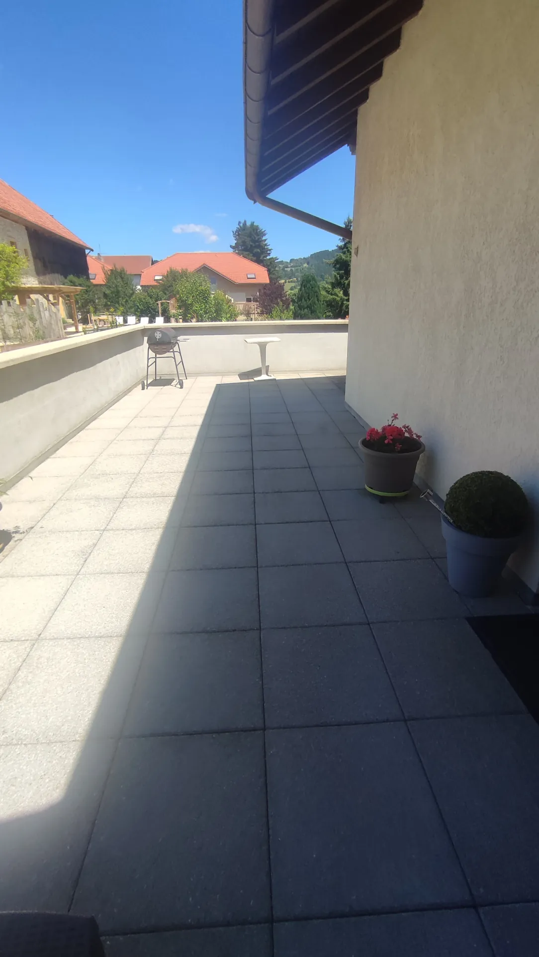 Appartement 4 pièces aux Fins, proche écoles, terrasse et garage - 116 m² 