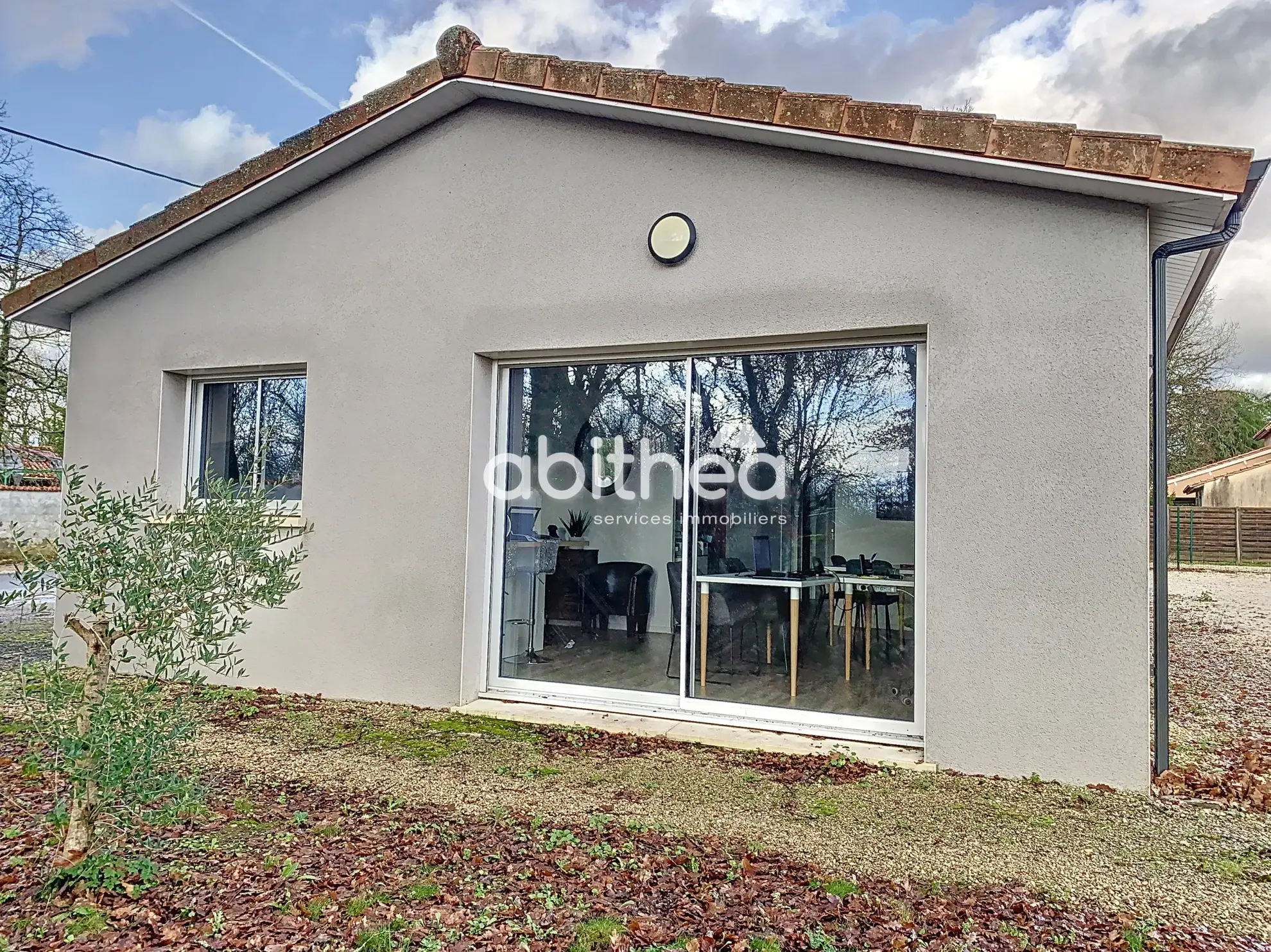 Maison récente de plain-pied avec 3 chambres à Puy Moyen