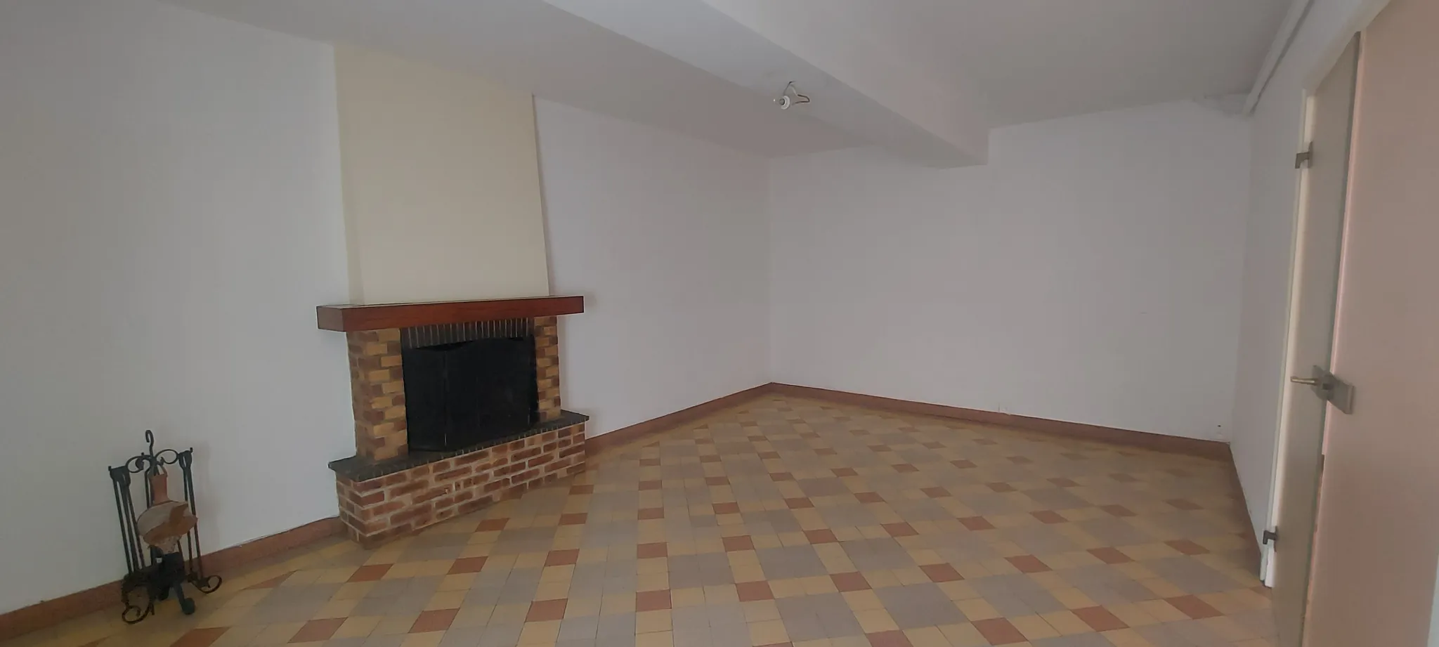 Maison à vendre de 88,71 m² avec 3 chambres à Les Herbiers en centre-ville 