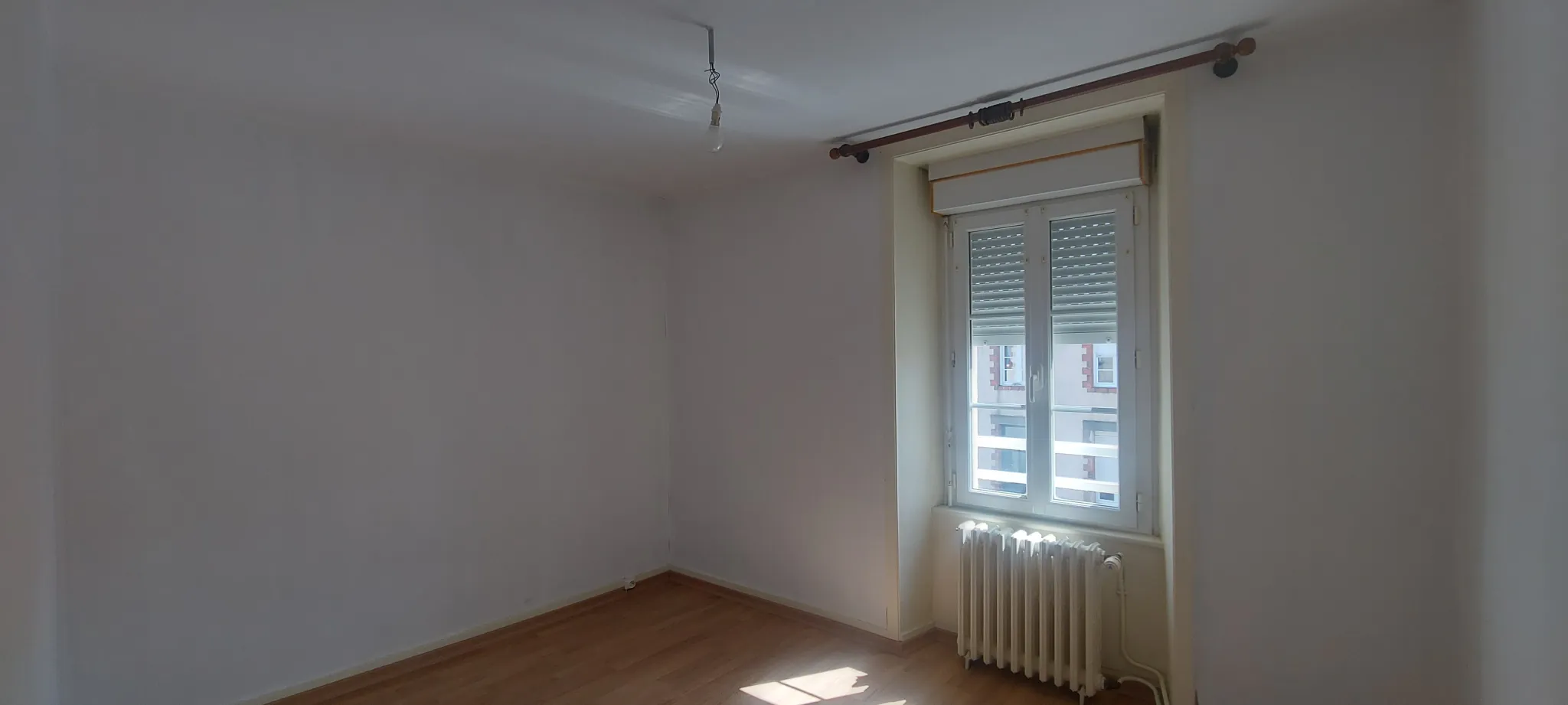 Maison à vendre de 88,71 m² avec 3 chambres à Les Herbiers en centre-ville 