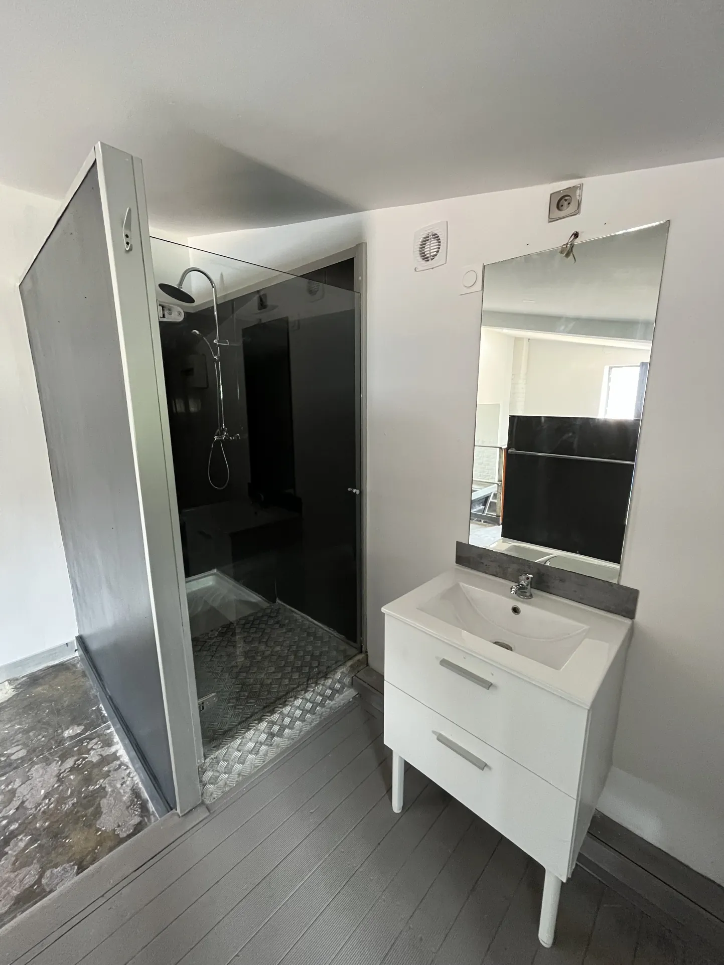 Superbe Loft rénové de 70 m² avec terrasse et jardin à Tourcoing 