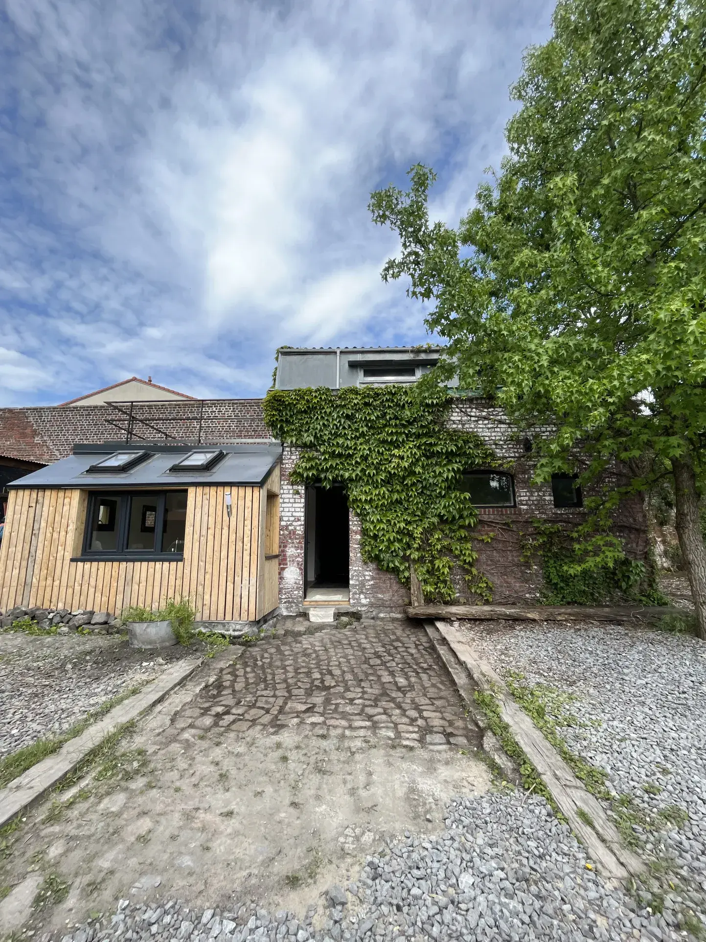 Superbe Loft rénové de 70 m² avec terrasse et jardin à Tourcoing 