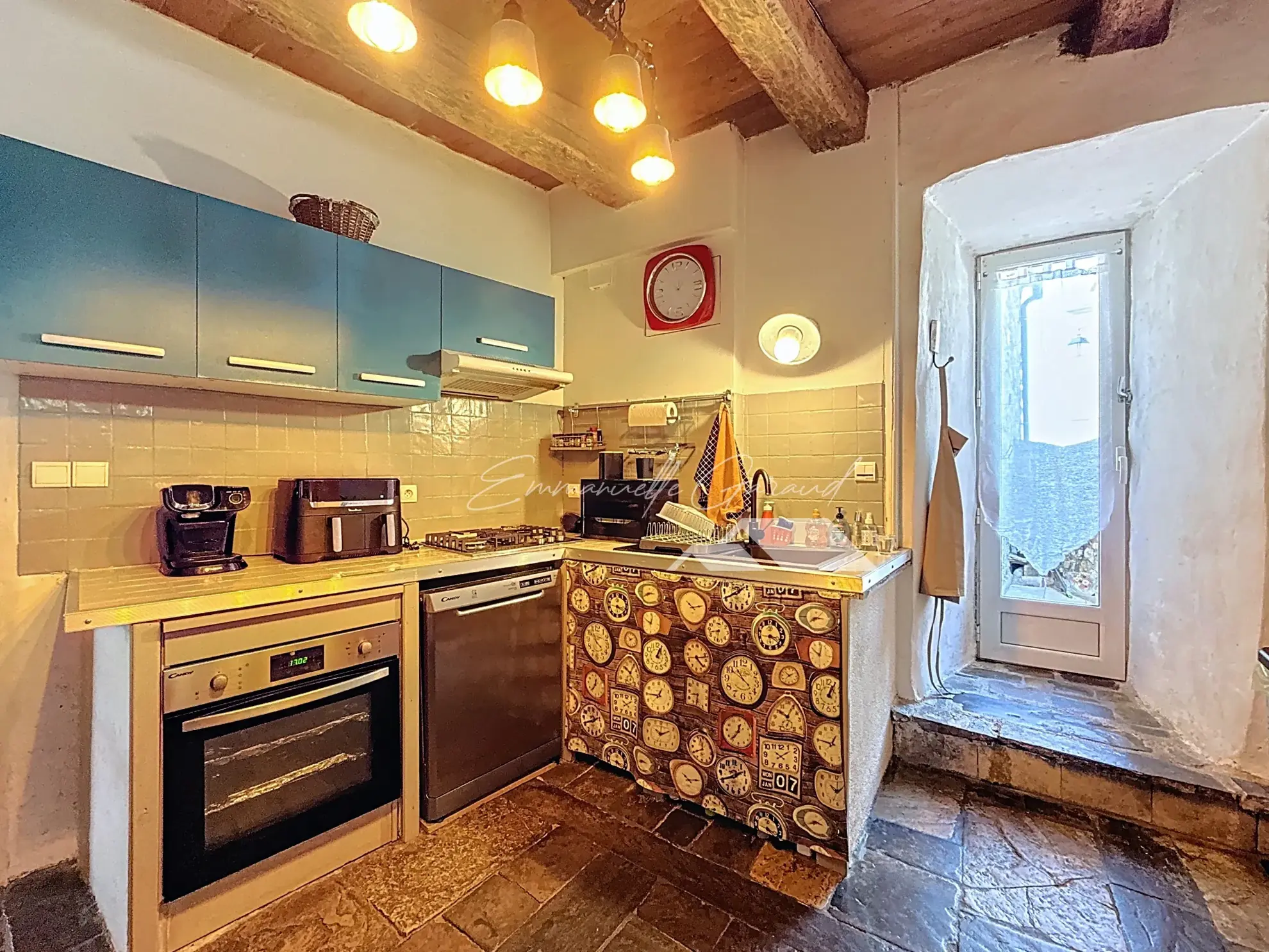 Maison de village à Paulhe avec grand garage, cave et toiture révisée 