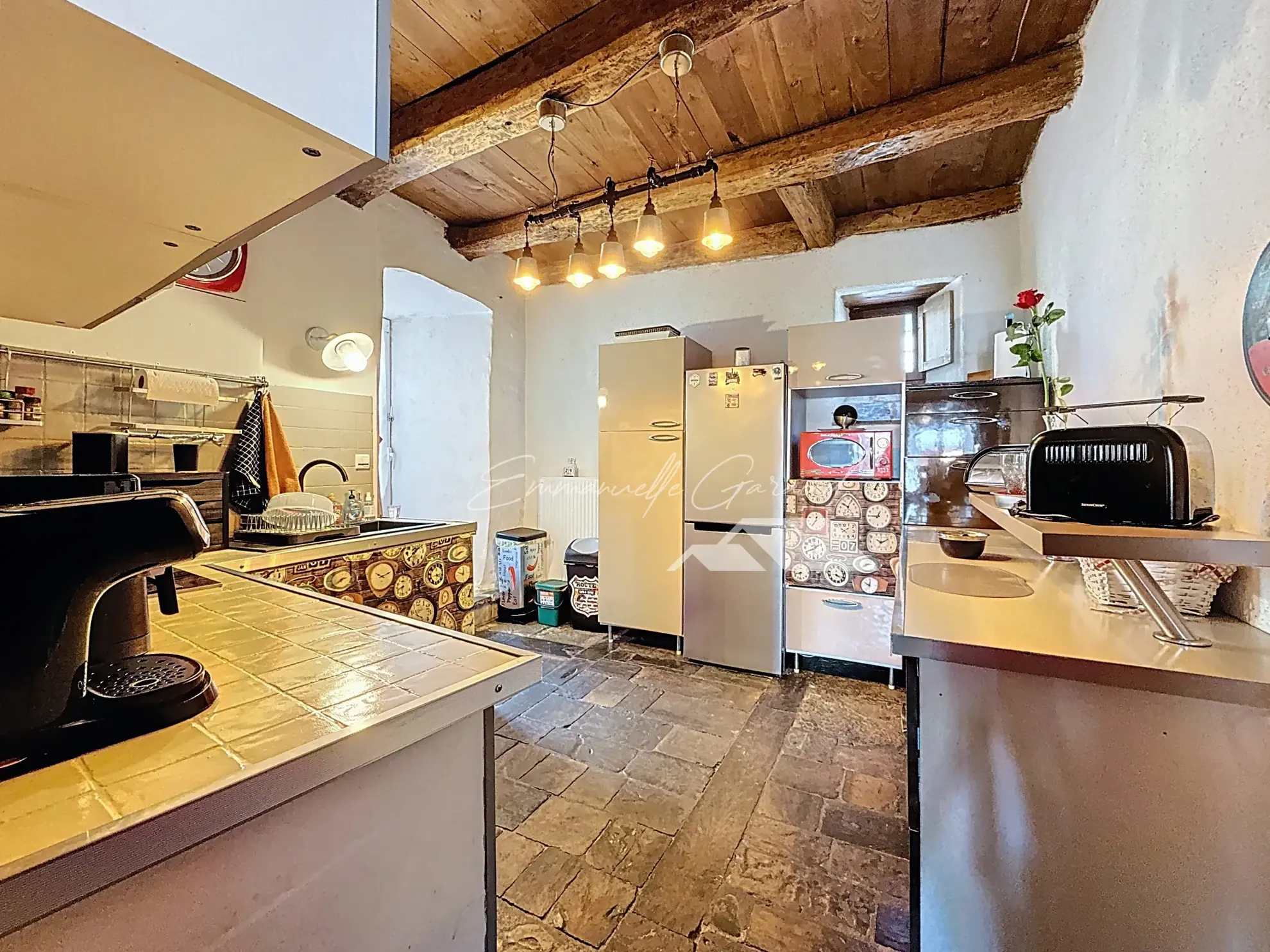 Maison de village à Paulhe avec grand garage, cave et toiture révisée 