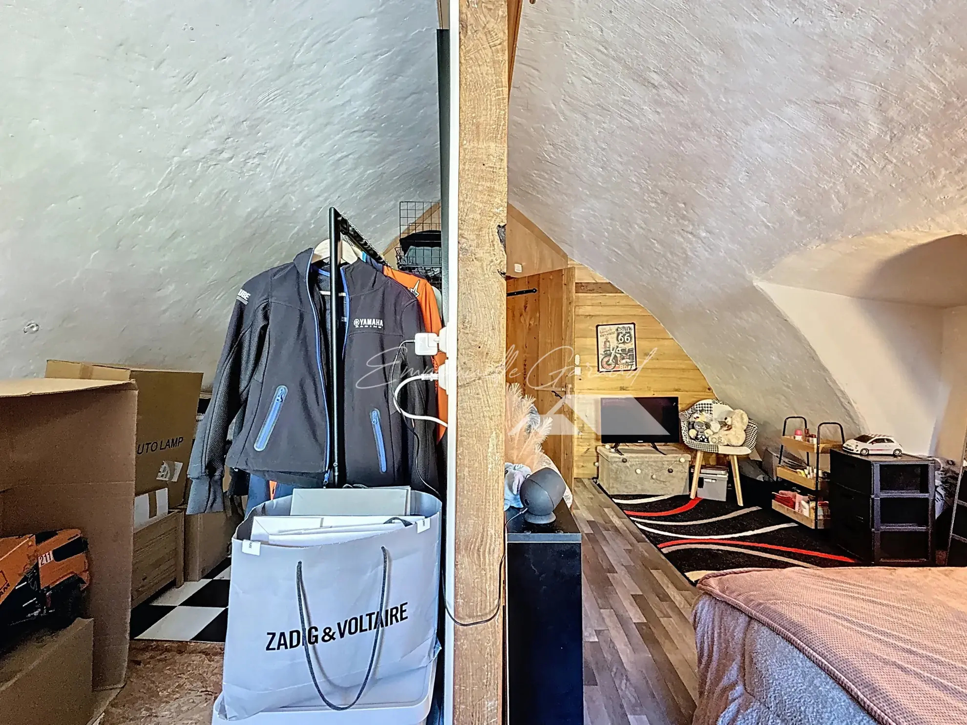 Maison de village à Paulhe avec grand garage, cave et toiture révisée 