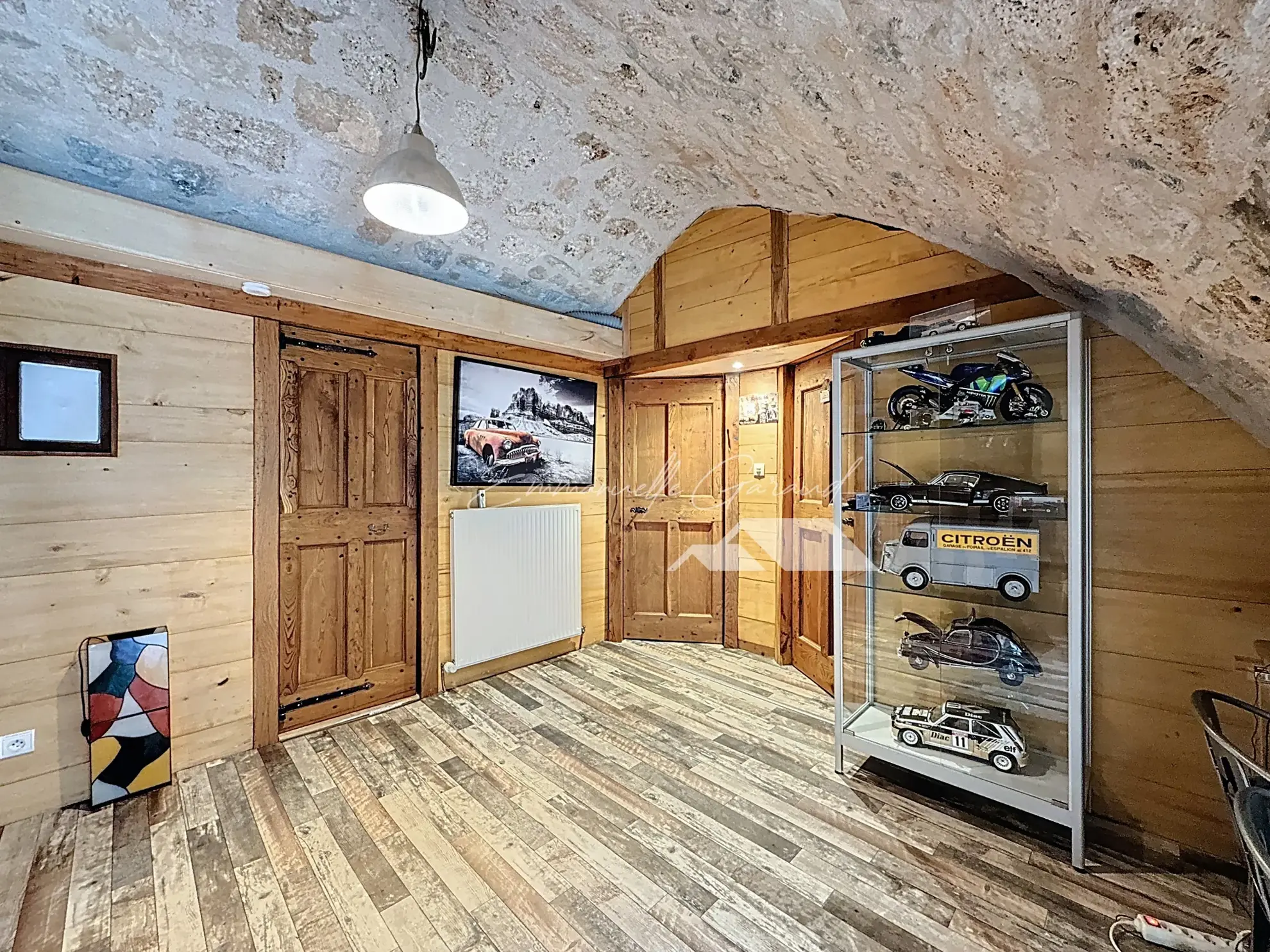 Maison de village à Paulhe avec grand garage, cave et toiture révisée 