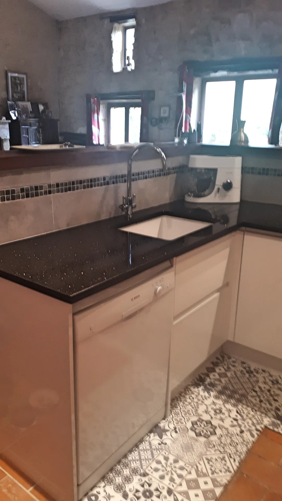 Maison de campagne avec gîte, piscine et grand jardin à Minzac 