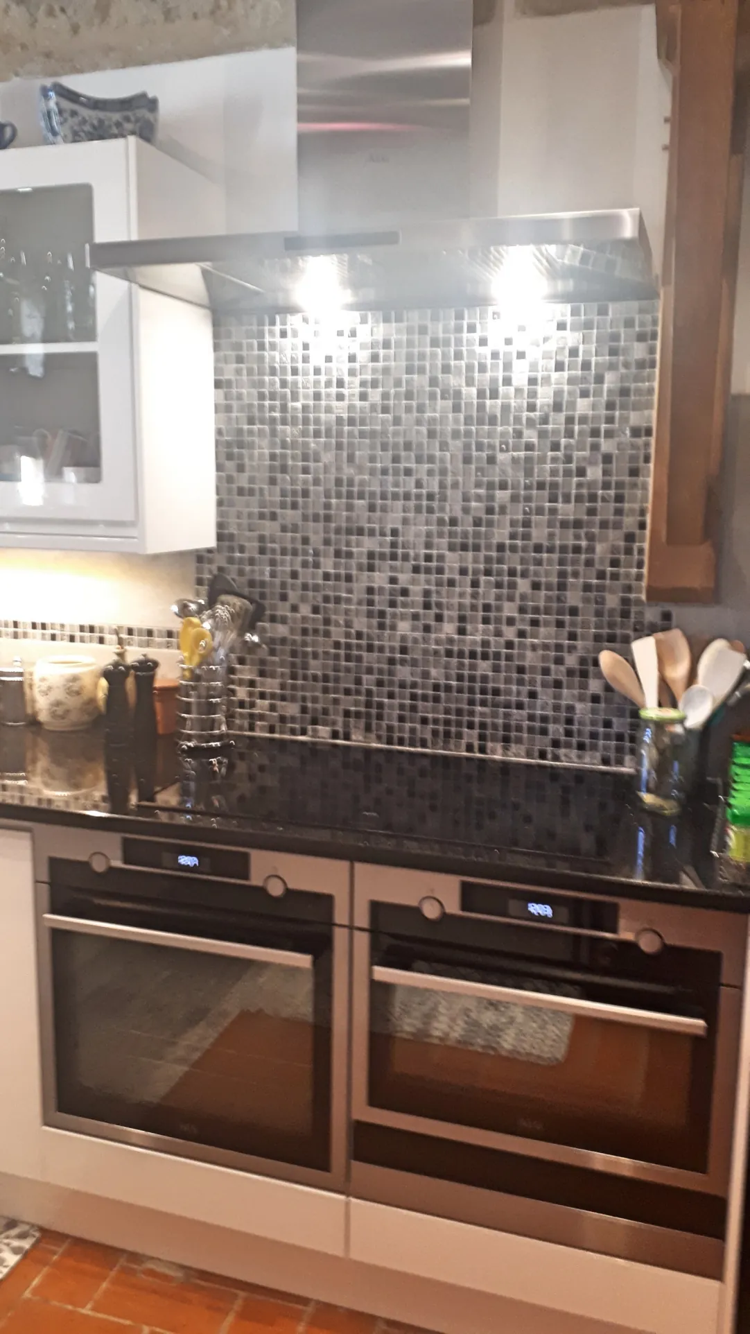 Maison de campagne avec gîte, piscine et grand jardin à Minzac 