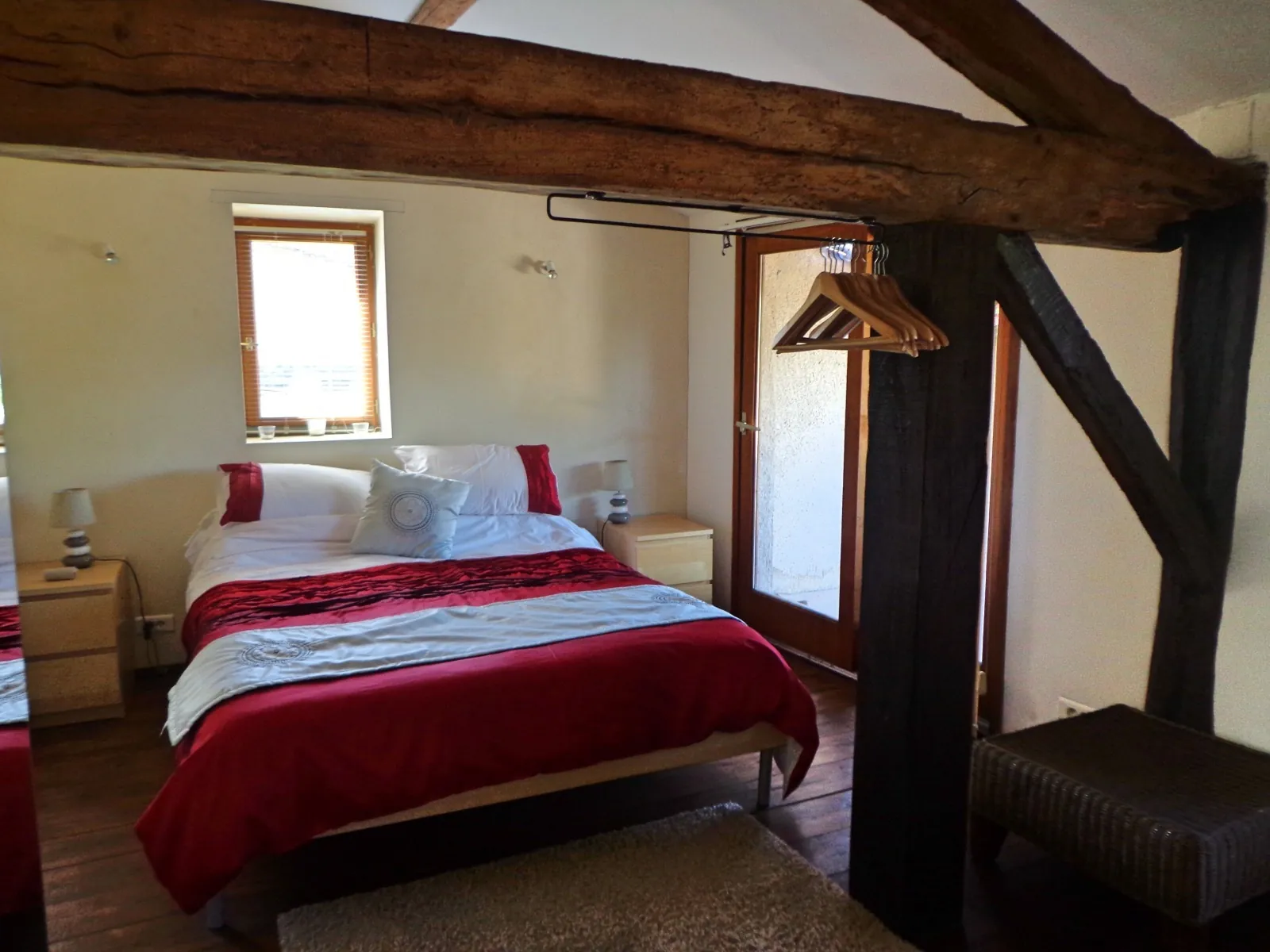 Maison de campagne avec gîte, piscine et grand jardin à Minzac 