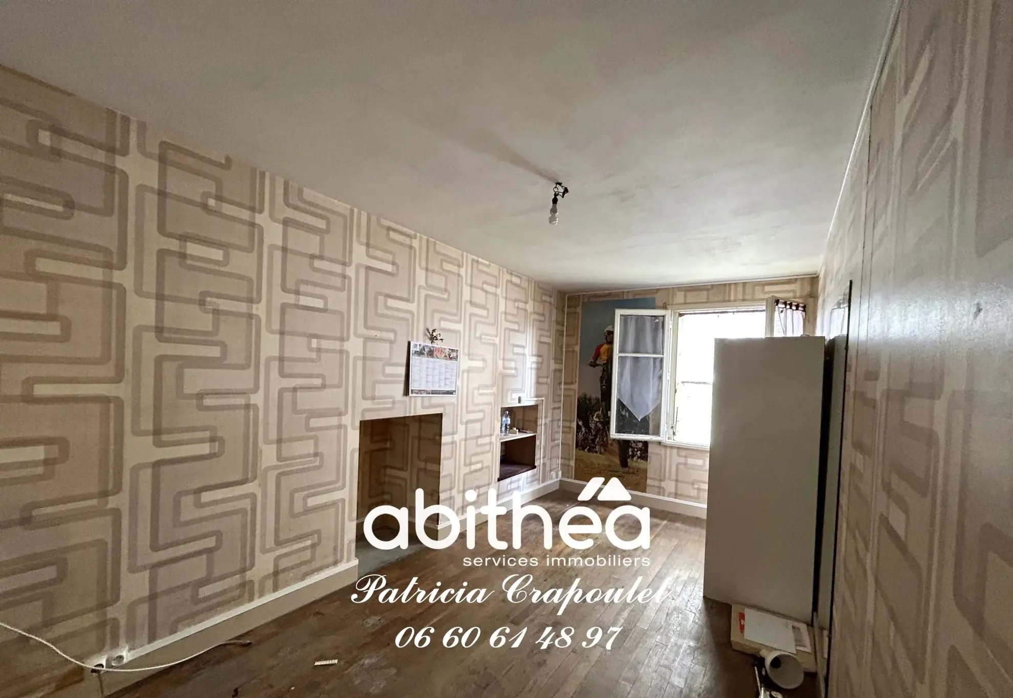 Grande maison à rénover à Coulonges en Charente - 6 chambres et dépendances 