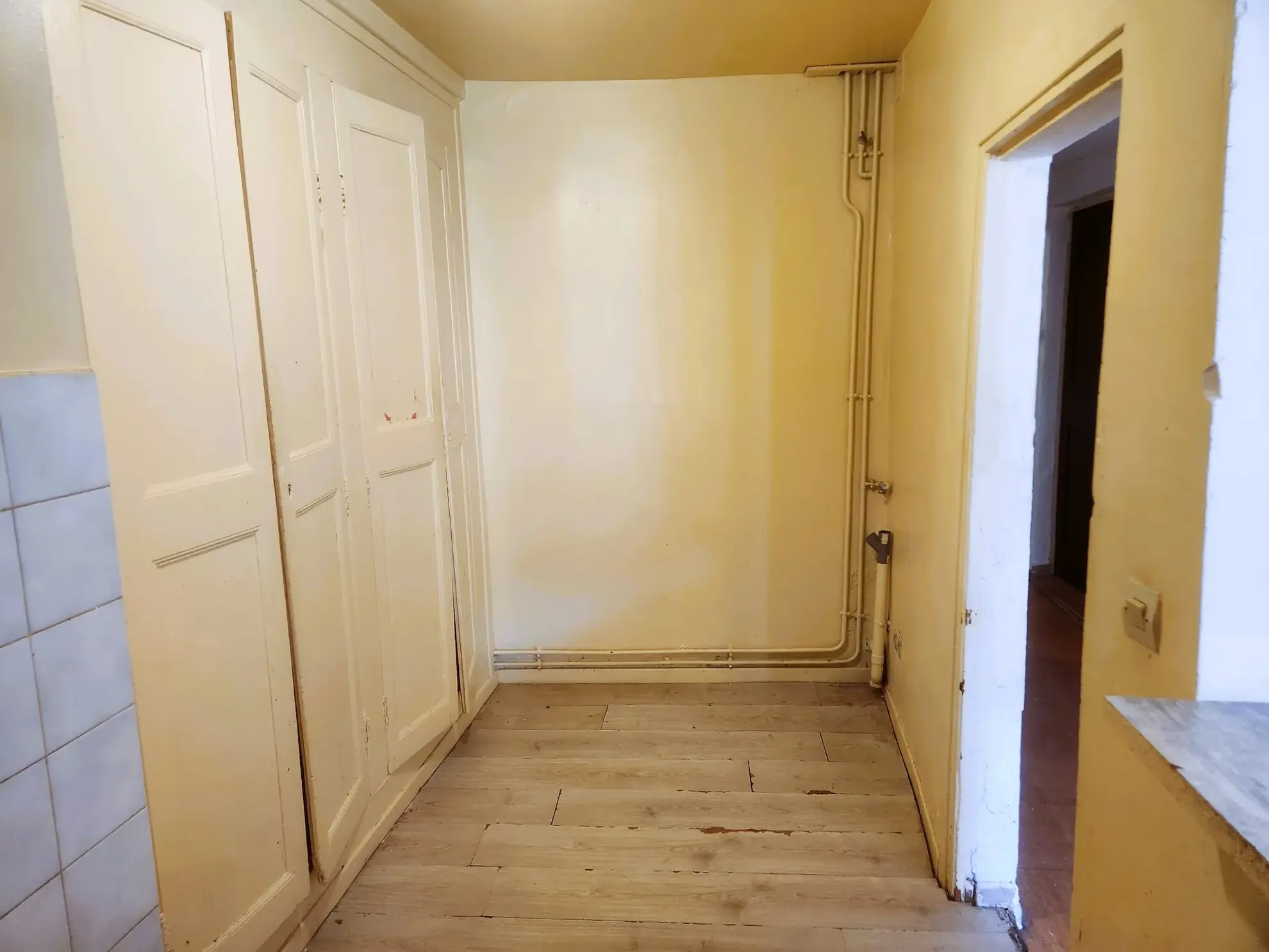 Appartement T2 à rénover avec fort potentiel au centre de Digne-les-Bains 