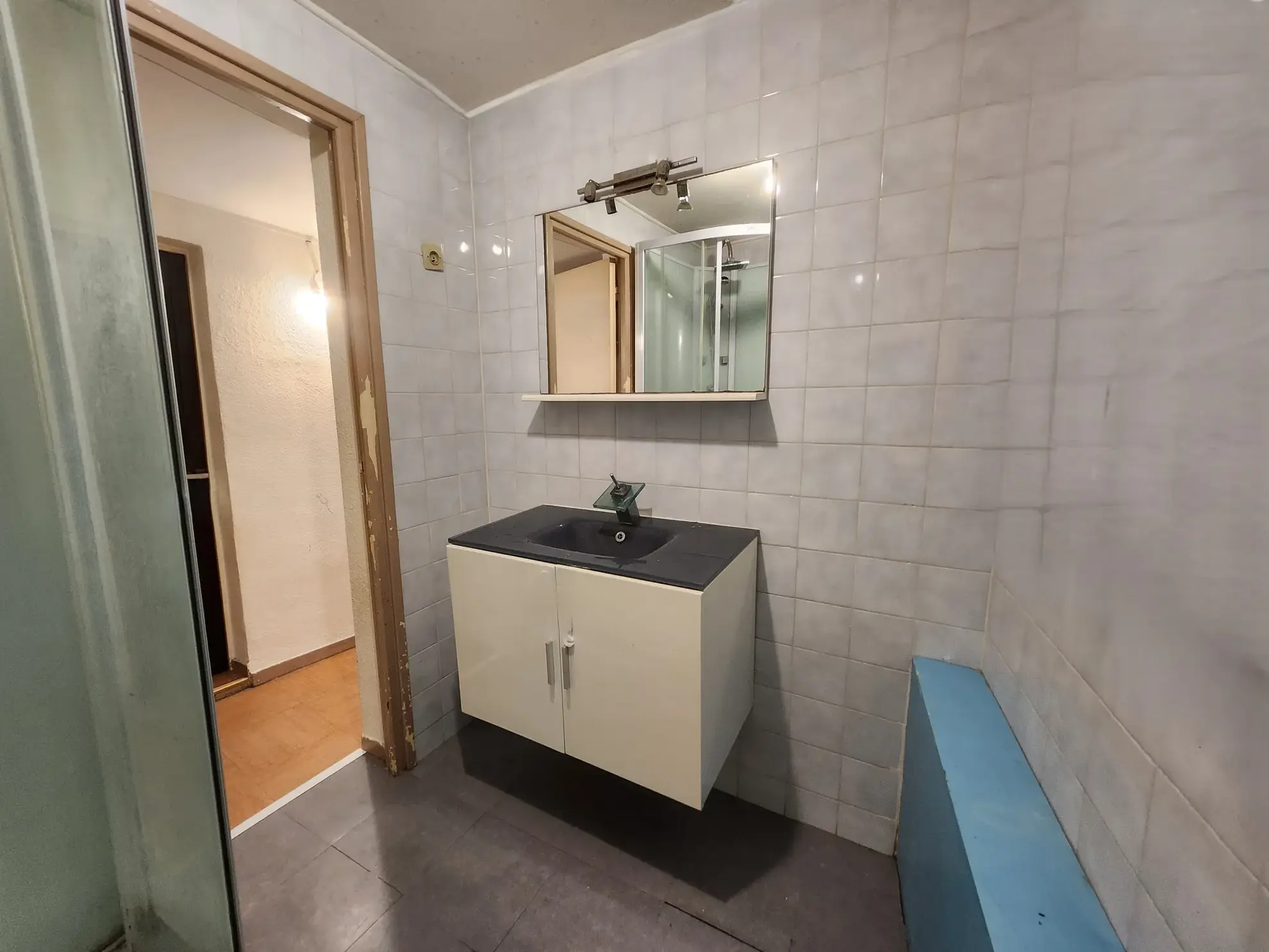 Appartement T2 à rénover avec fort potentiel au centre de Digne-les-Bains 